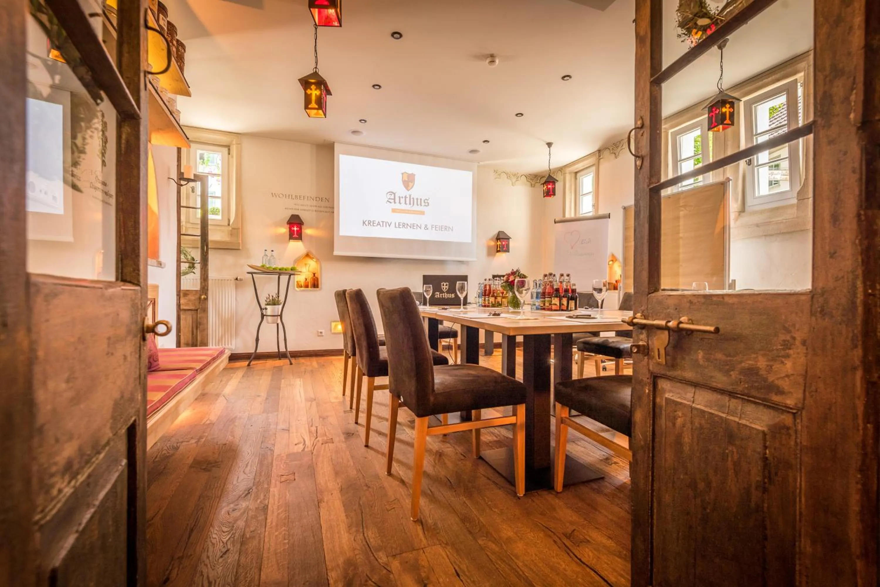 Restaurant/places to eat in Hotel Arthus