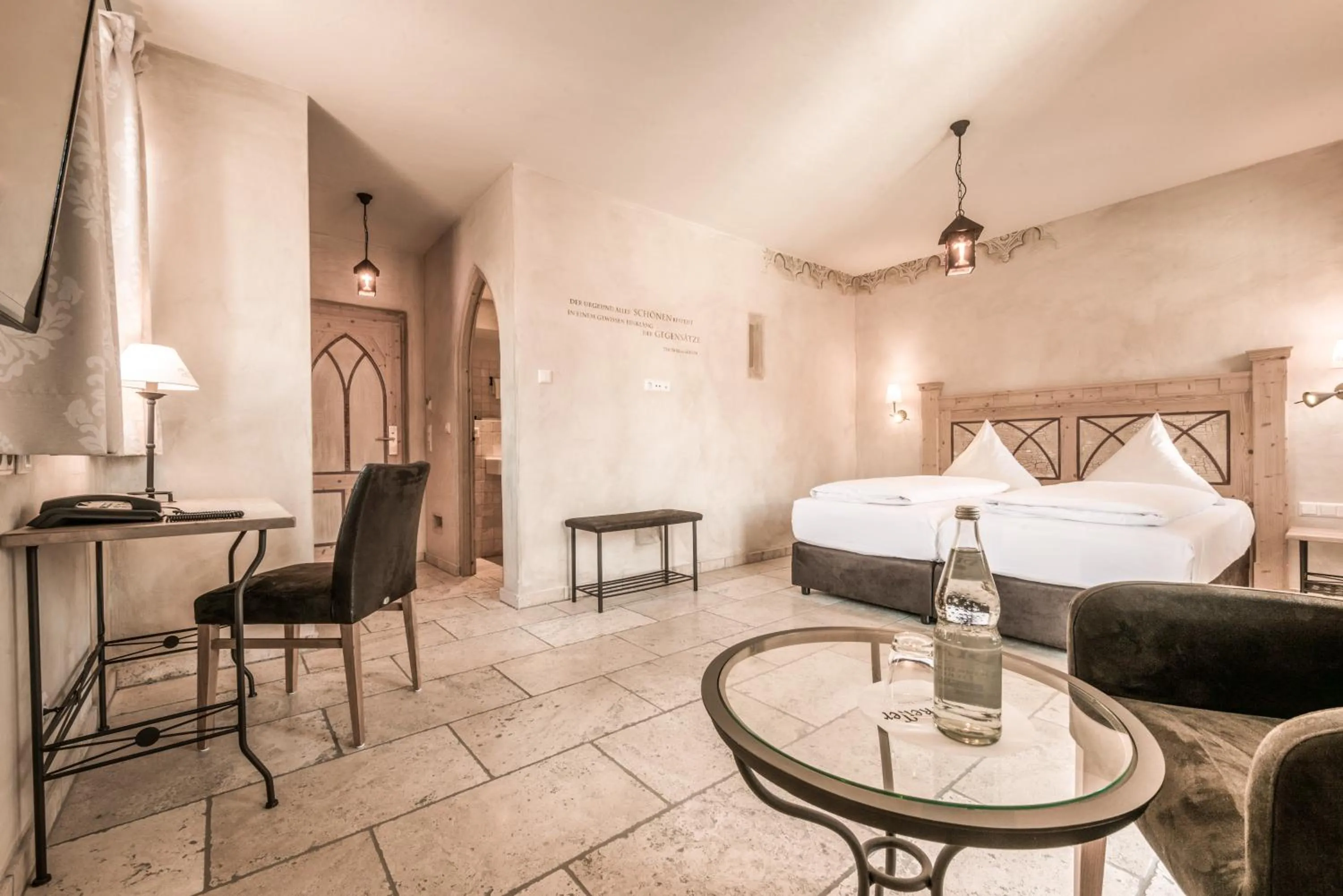 Living room, Bed in Hotel Arthus