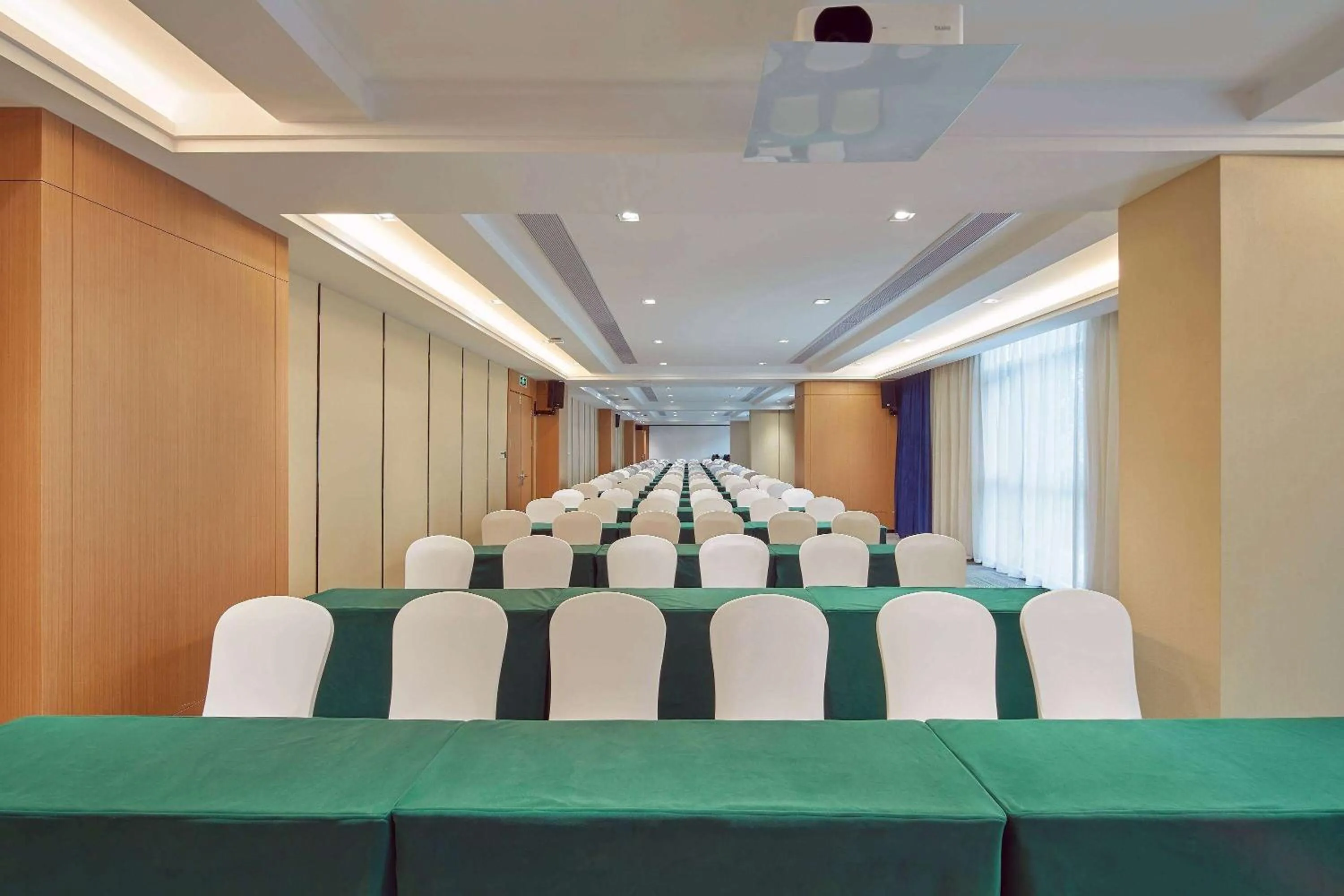 Meeting/conference room in Days Hotel by Wyndham Bishan Chongqing