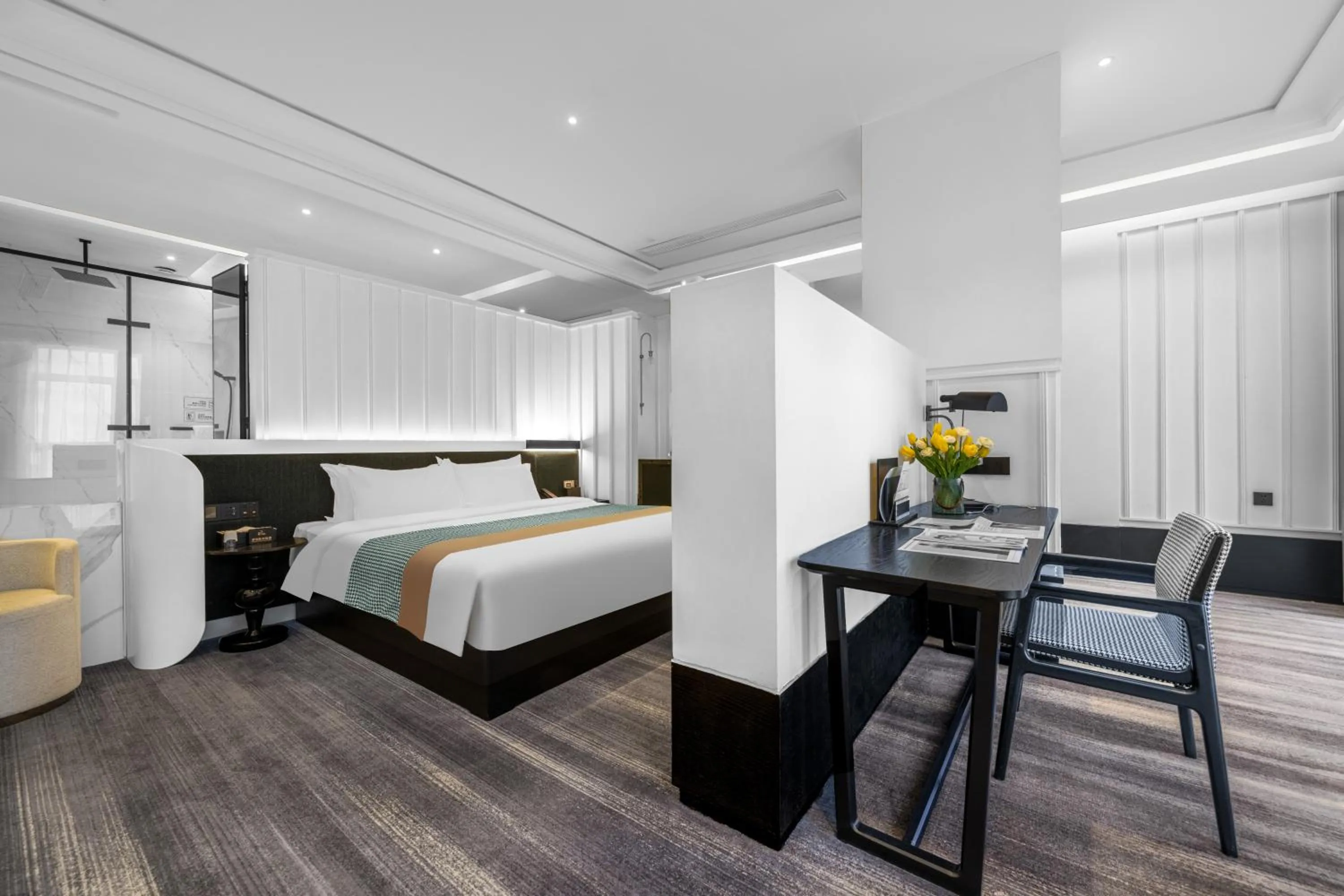 Bed in Wyndham Garden Wuhan Hankou