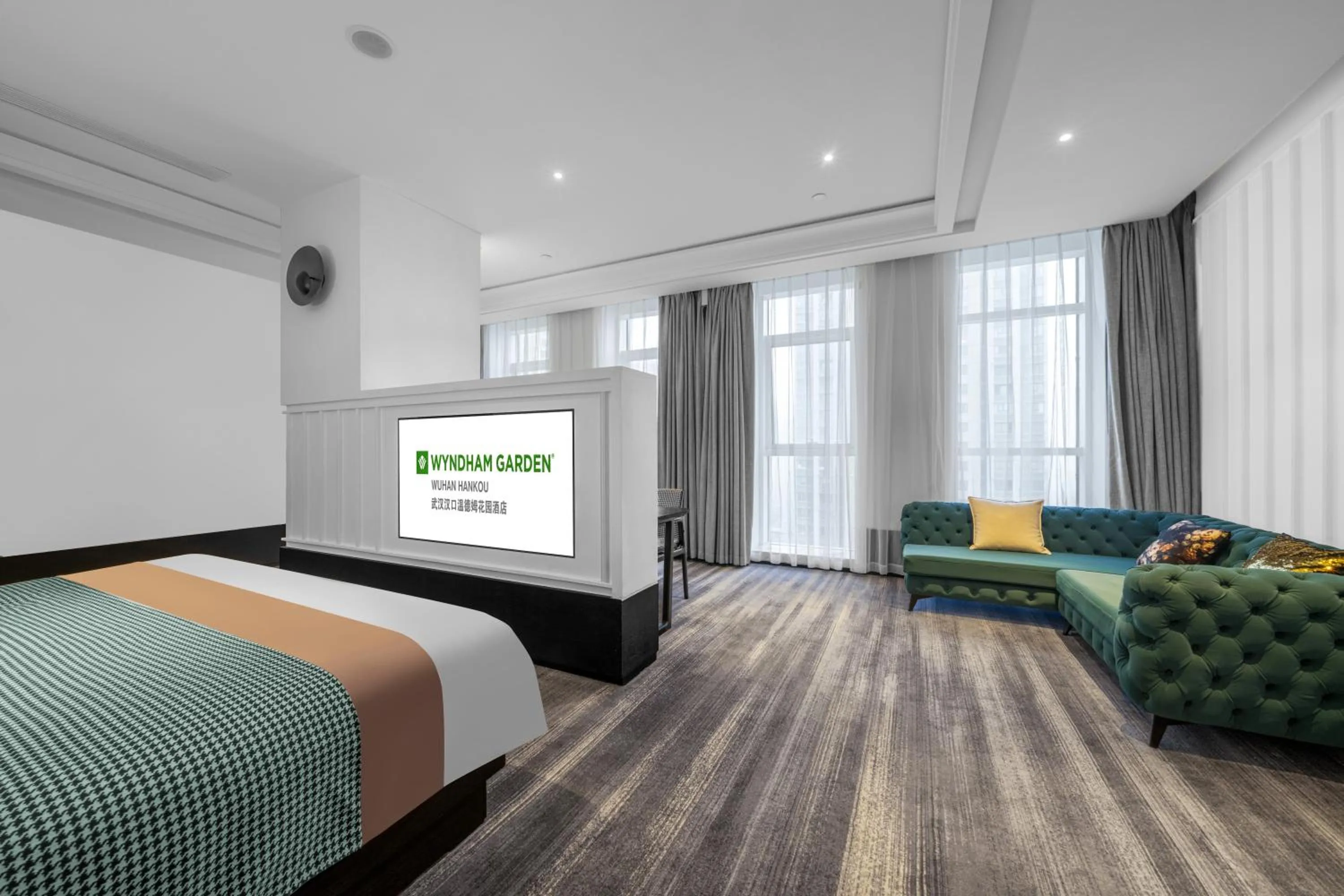 Bed in Wyndham Garden Wuhan Hankou