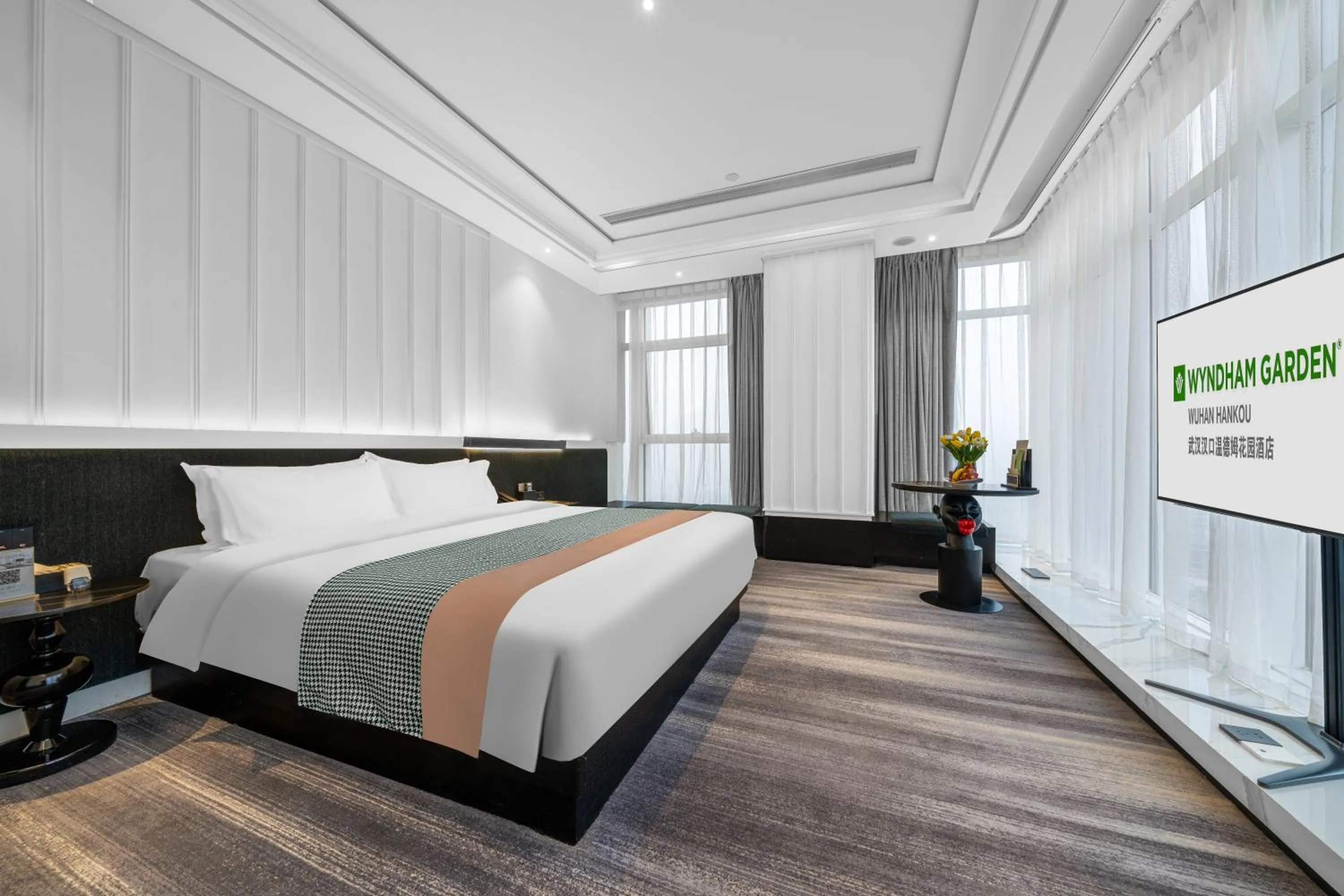 Bed in Wyndham Garden Wuhan Hankou