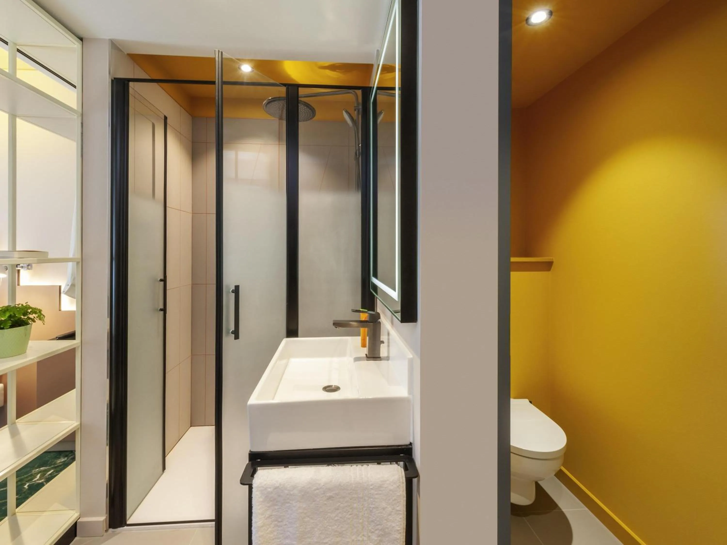 Bedroom in ibis Styles Zurich City Center