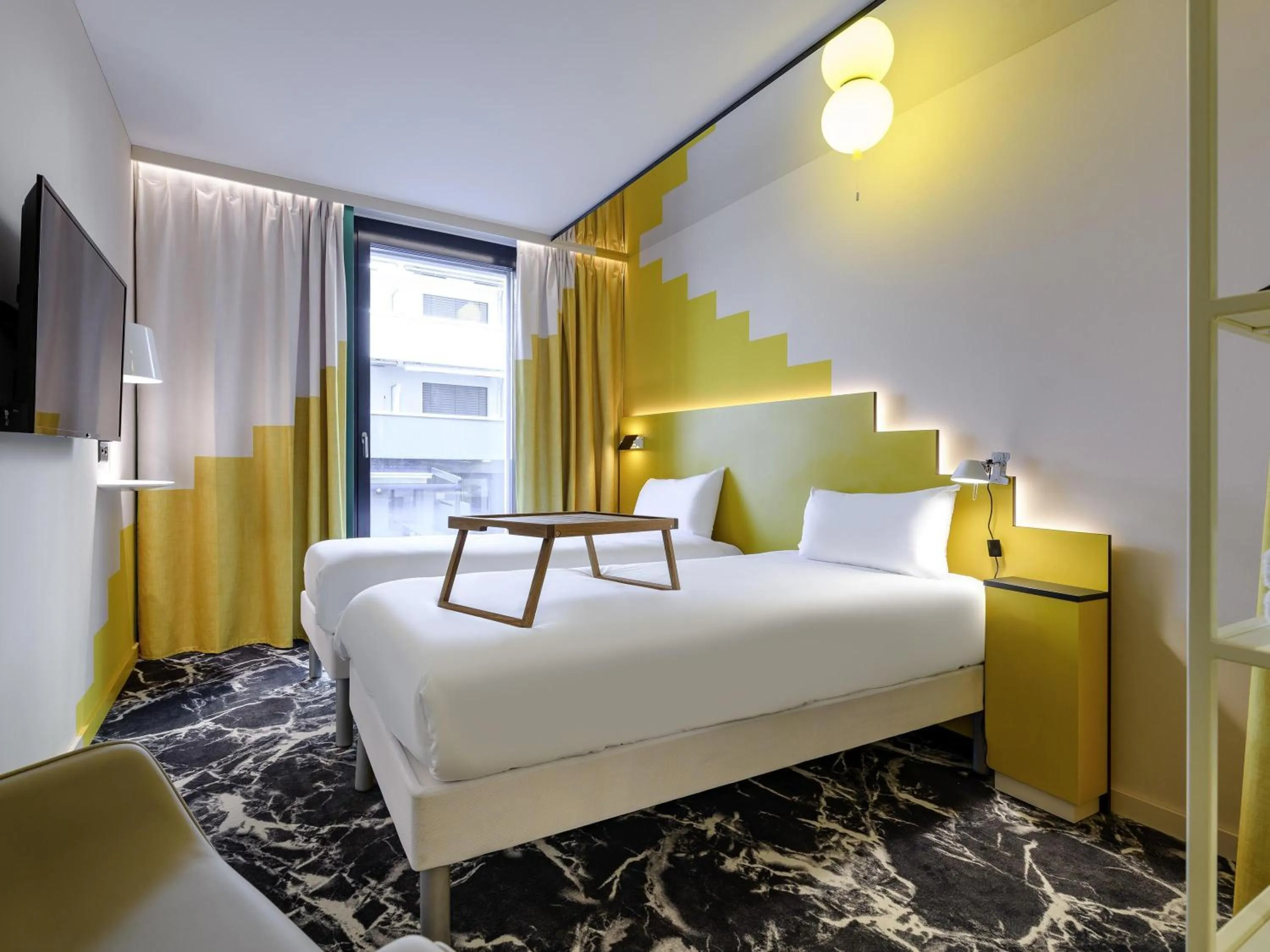 Property building, Bed in ibis Styles Zurich City Center