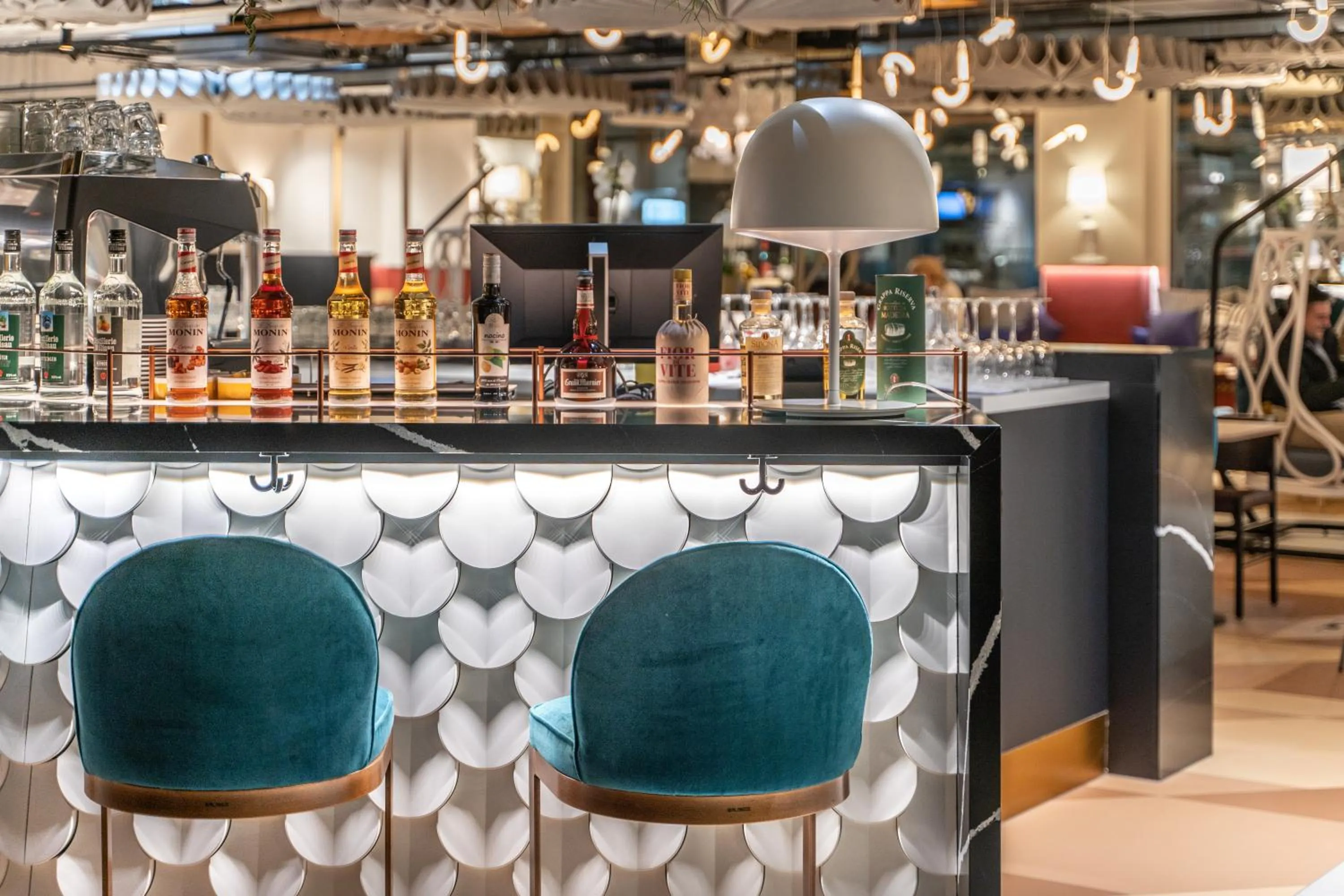 Lounge or bar in ibis Styles Zurich City Center