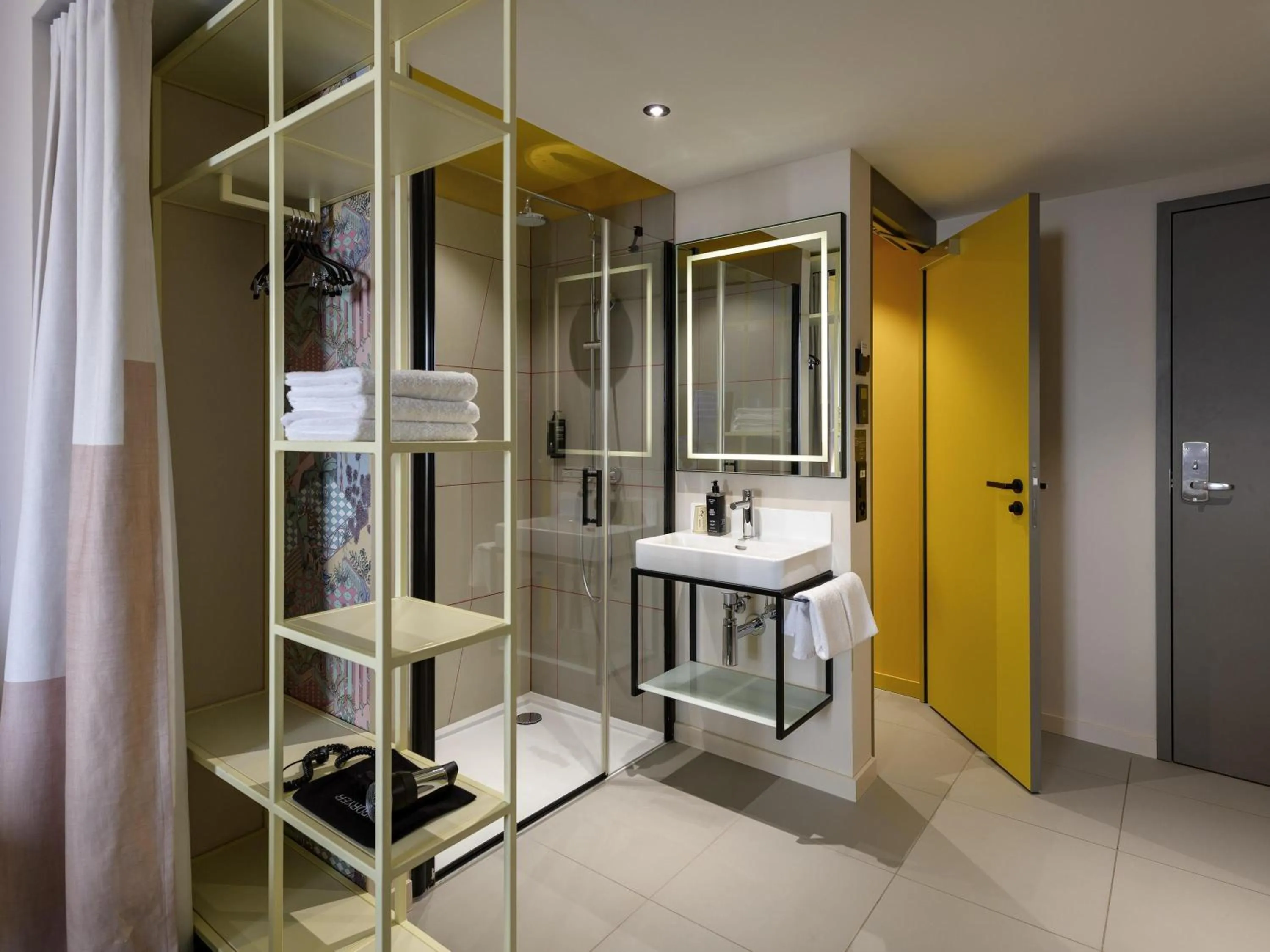 Bedroom in ibis Styles Zurich City Center