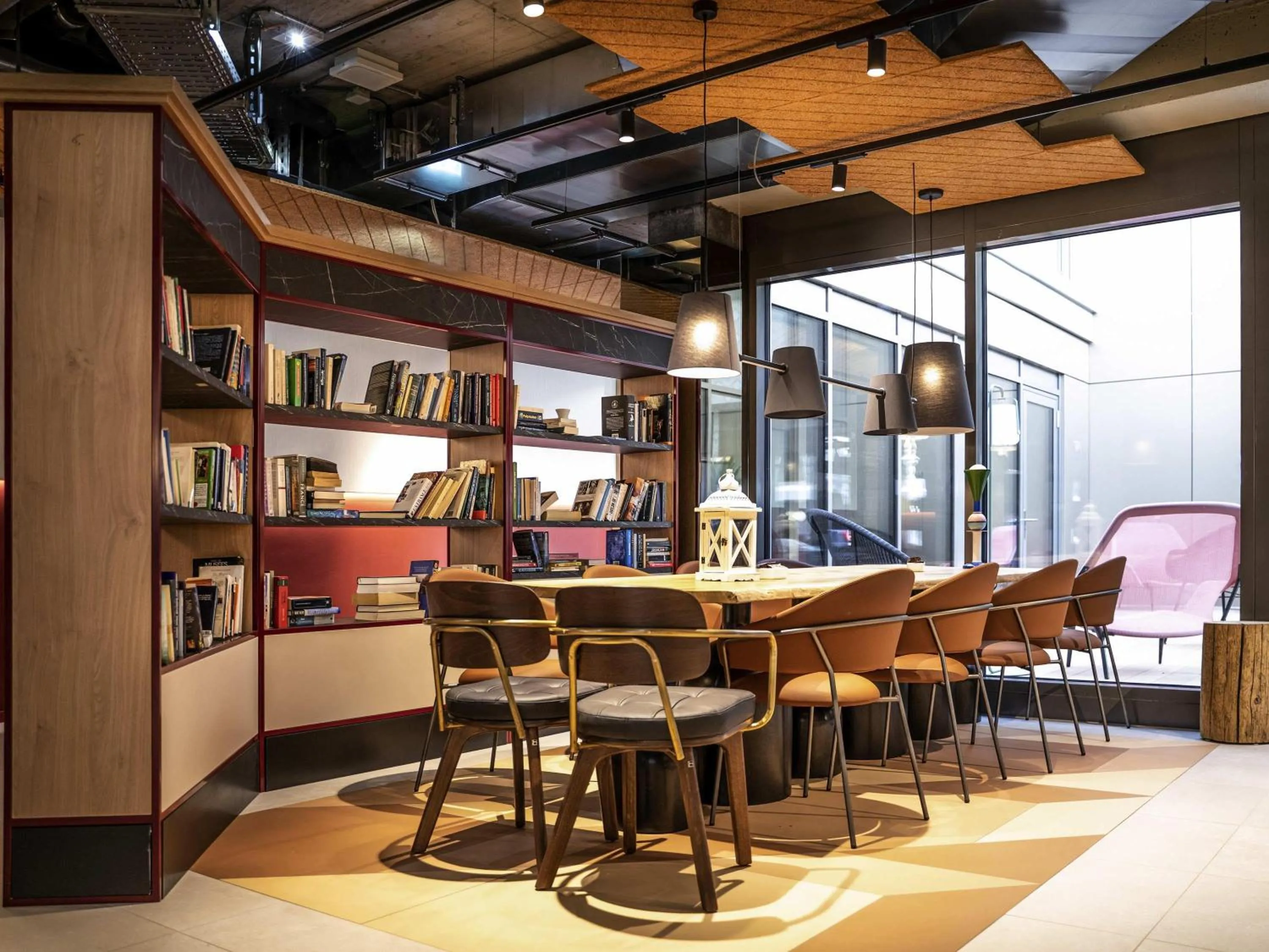 Restaurant/places to eat in ibis Styles Zurich City Center