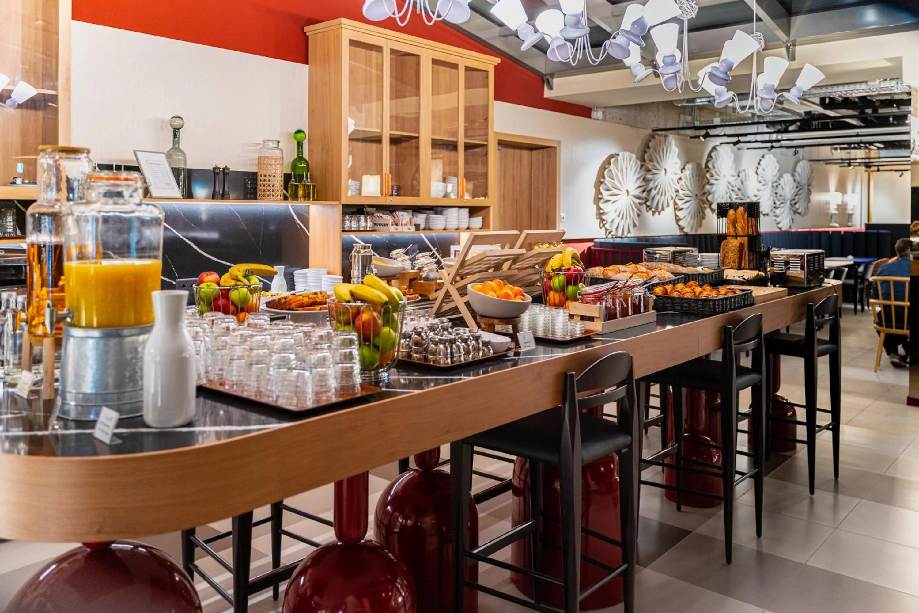 Breakfast in ibis Styles Zurich City Center