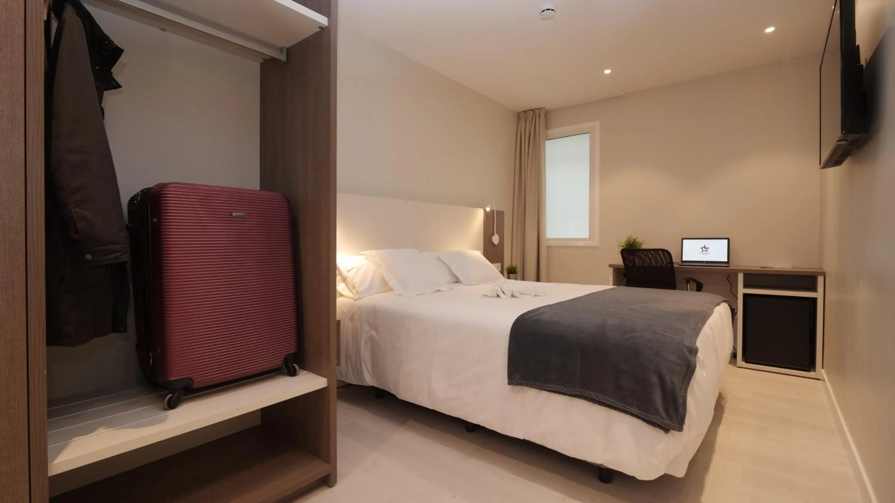 Photo of the whole room, Bed in Hotel Ciudadela Pamplona