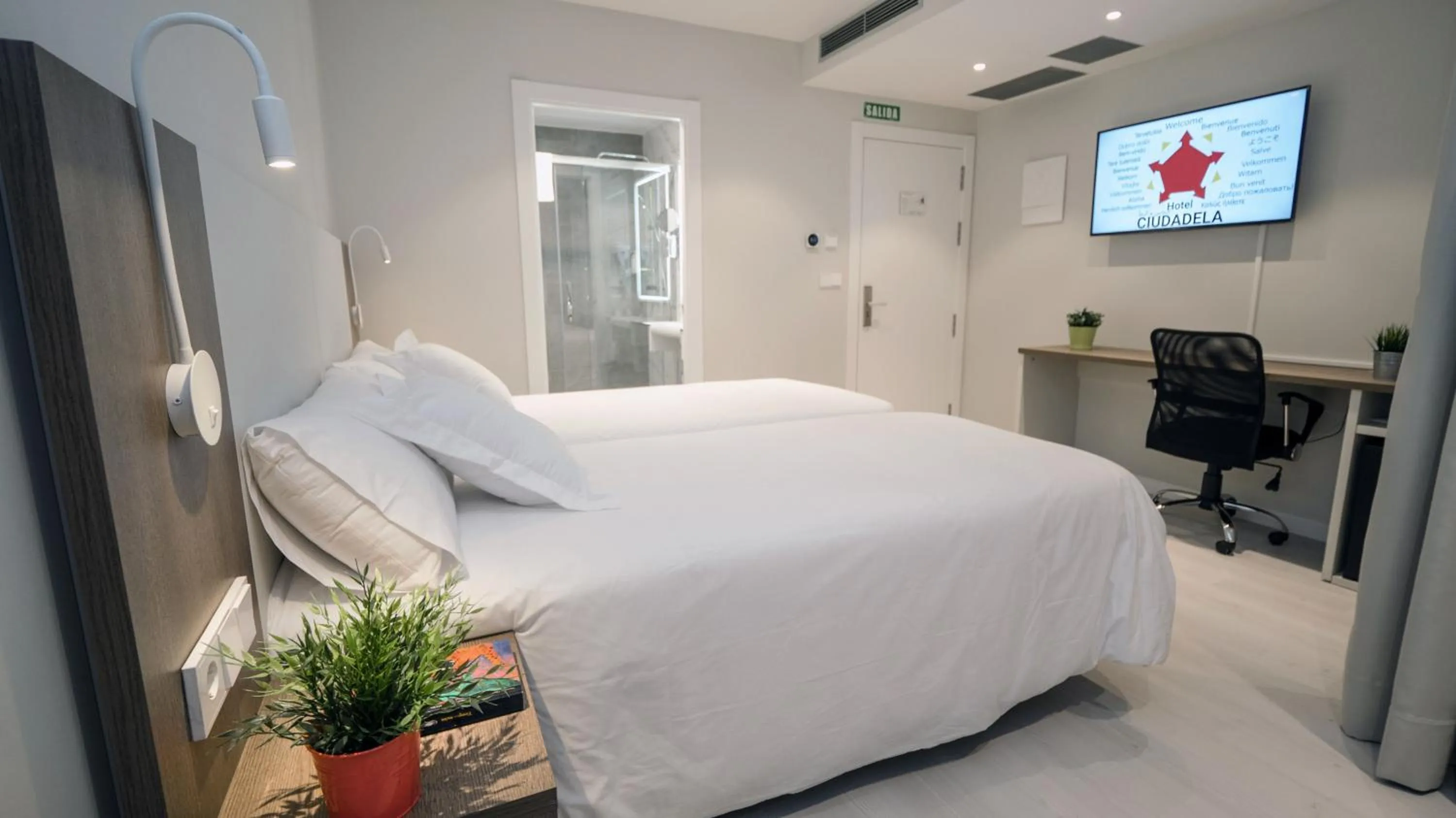 Bed in Hotel Ciudadela Pamplona