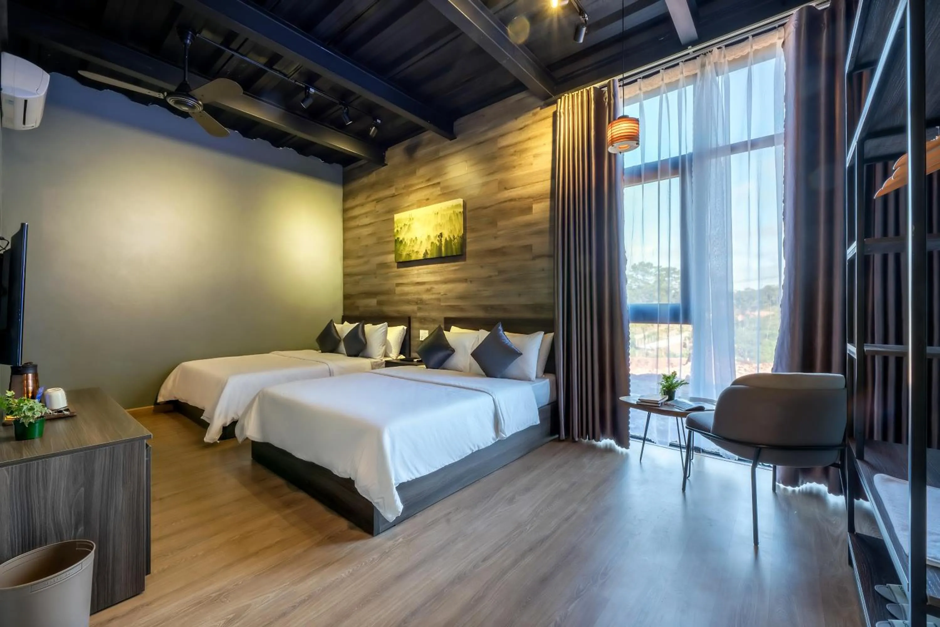 Photo of the whole room, Bed in Bach Duong Hotel