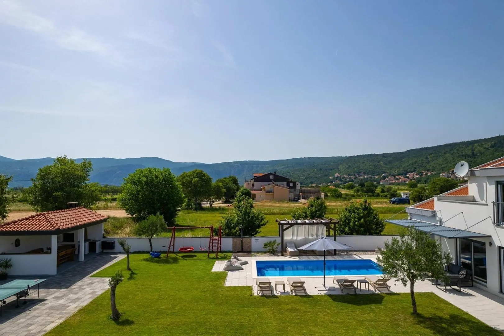 Villa Anja is a 4 bedroom villa with a 32 sqm heated pool near Imotski