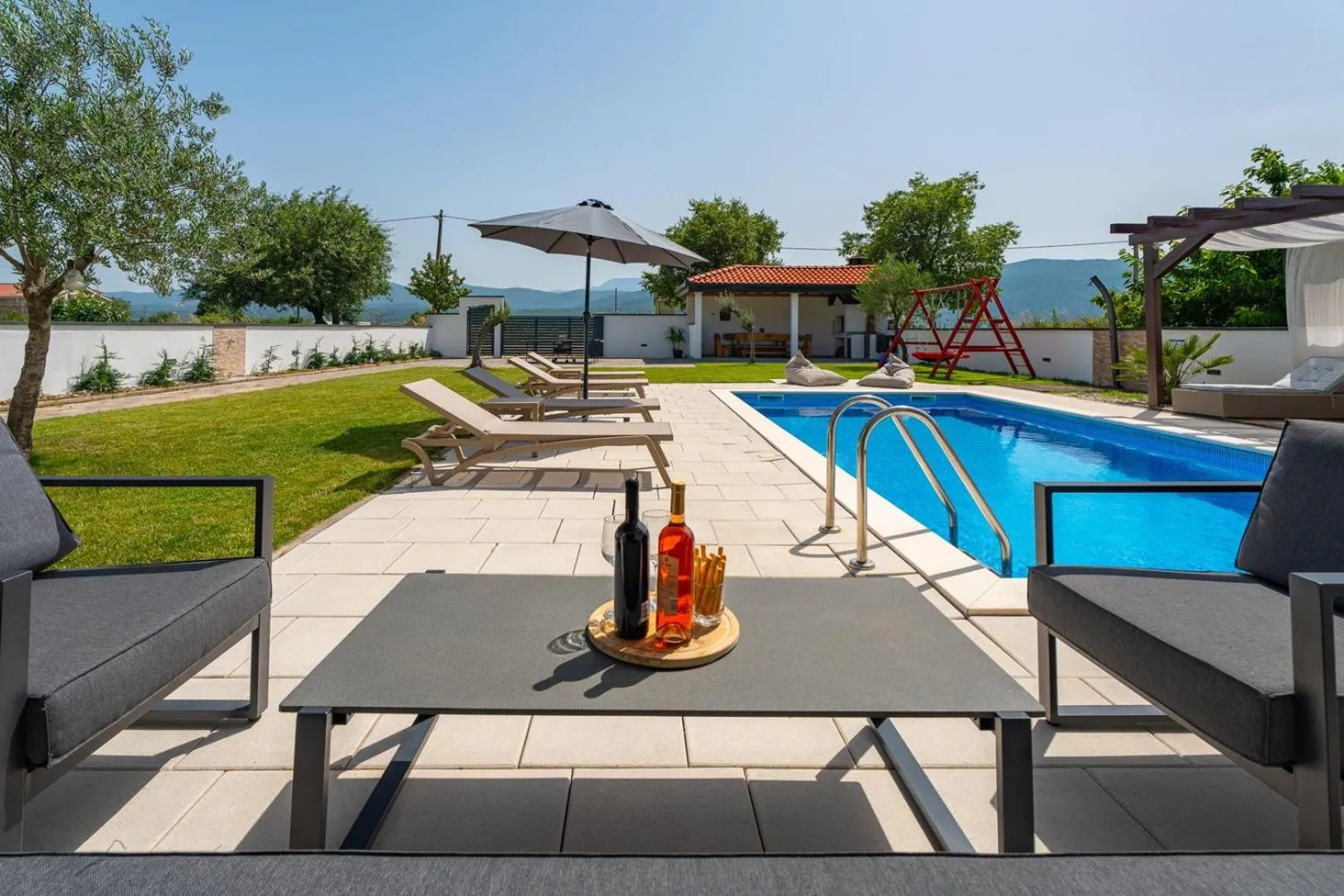Villa Anja is a 4 bedroom villa with a 32 sqm heated pool near Imotski