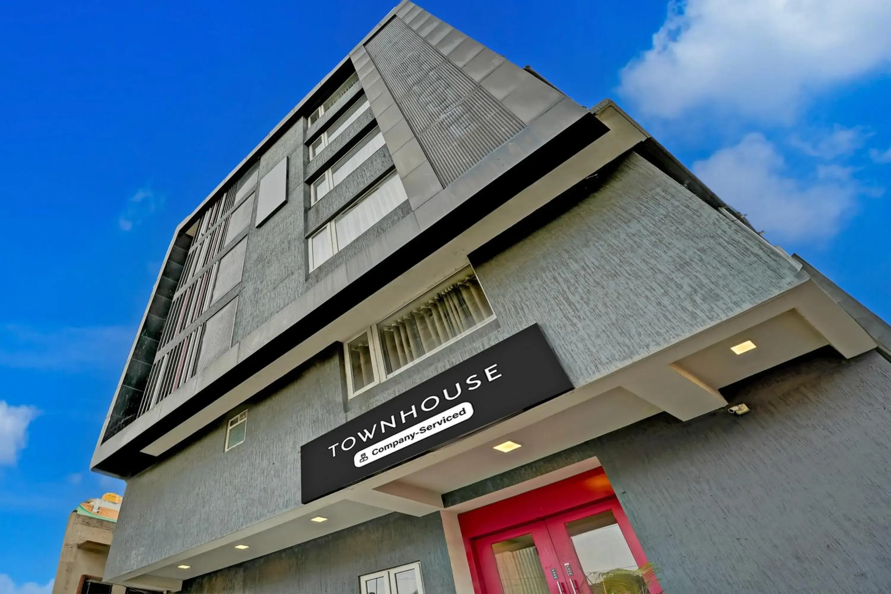 Facade/entrance in Super Townhouse Ulsoor Near Halasuru Metro Station Facade/entrance in Super Townhouse Ulsoor Near Halasuru Metro Station