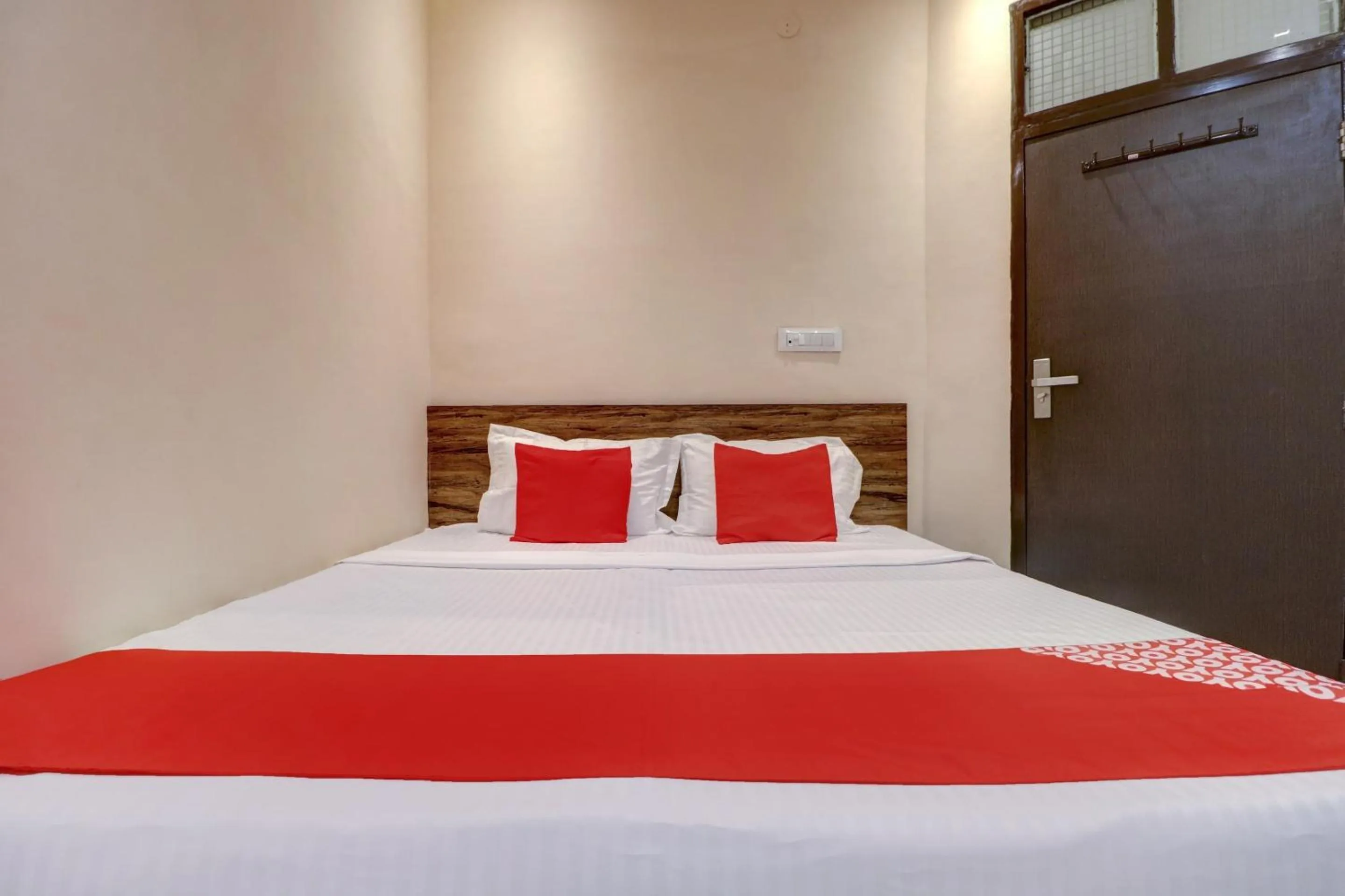 Bedroom in OYO Flagship 77562 Hotel Kabir