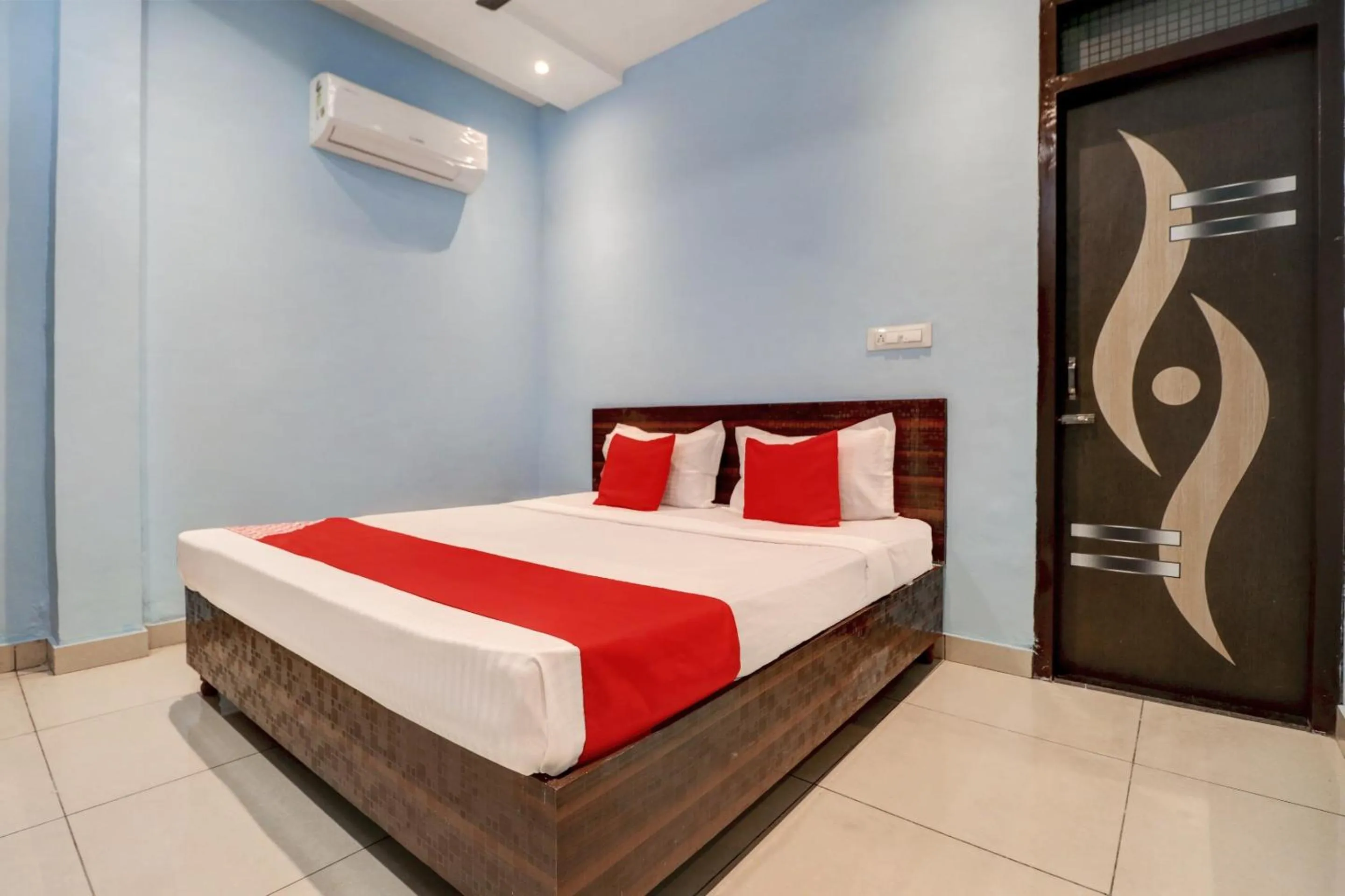 Bedroom in OYO Flagship 77562 Hotel Kabir