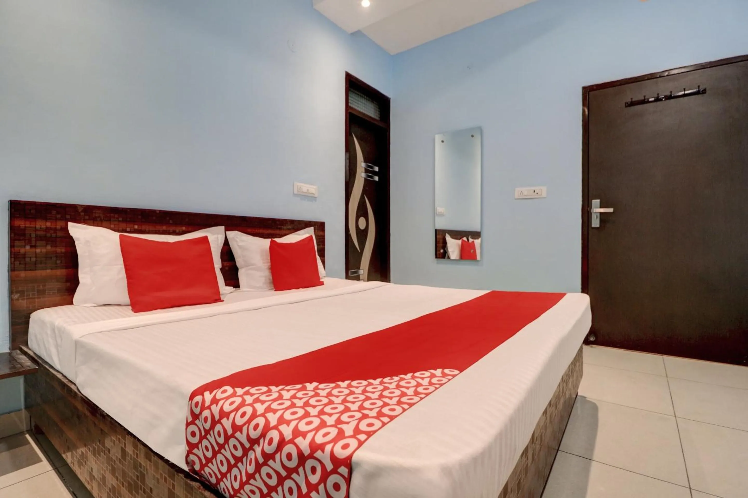Bedroom in OYO Flagship 77562 Hotel Kabir