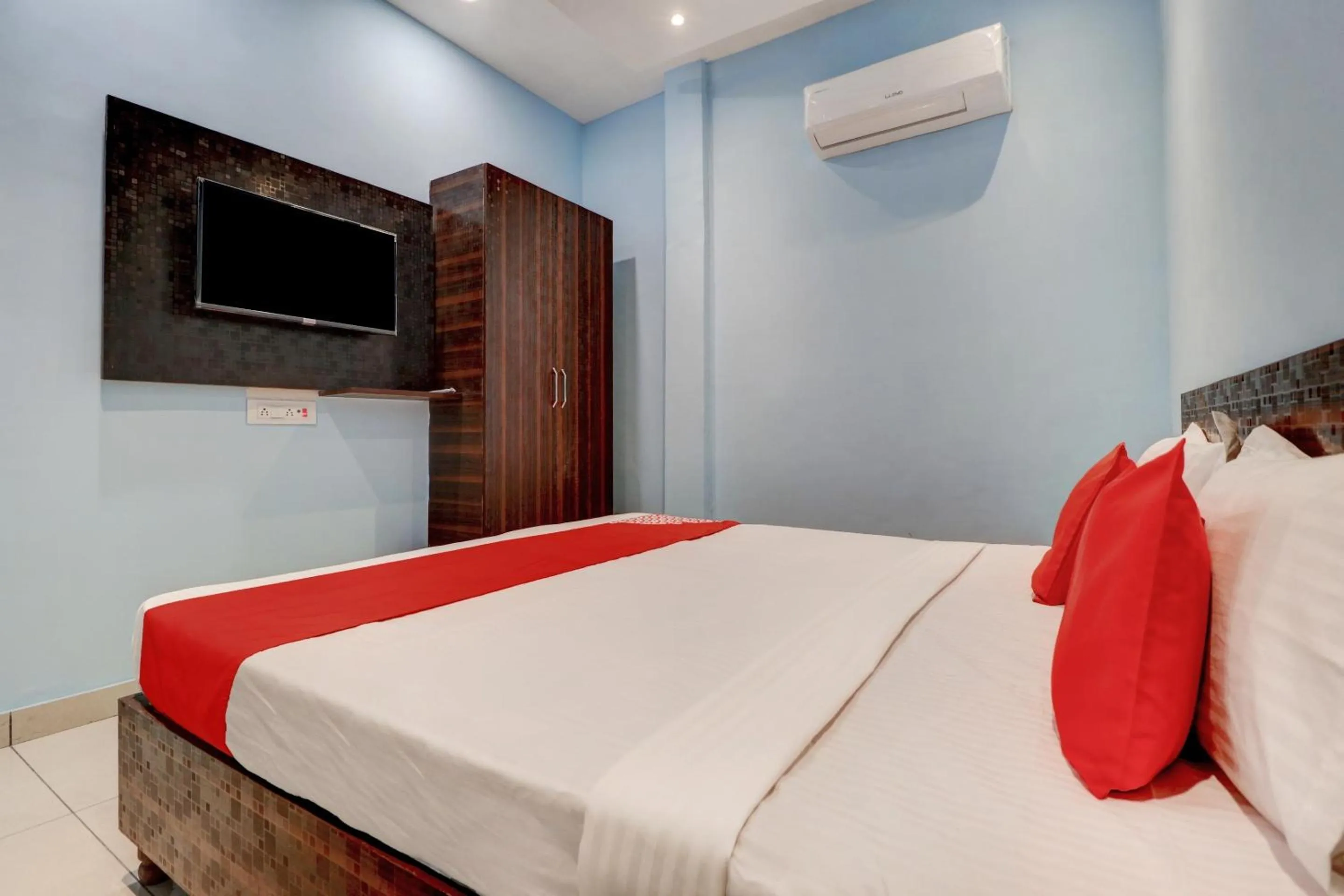 Bedroom in OYO Flagship 77562 Hotel Kabir
