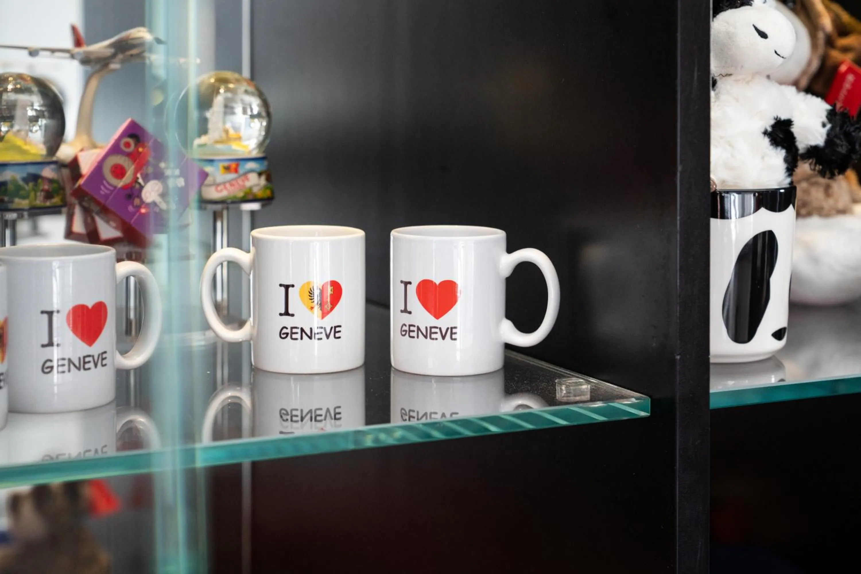 On-site shops in Novotel Suites Genève Aéroport