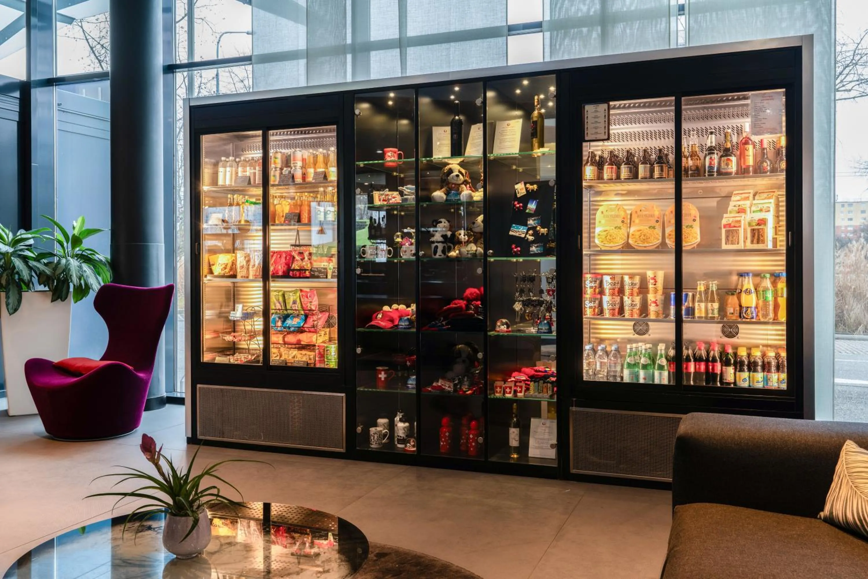 On-site shops in Novotel Suites Genève Aéroport