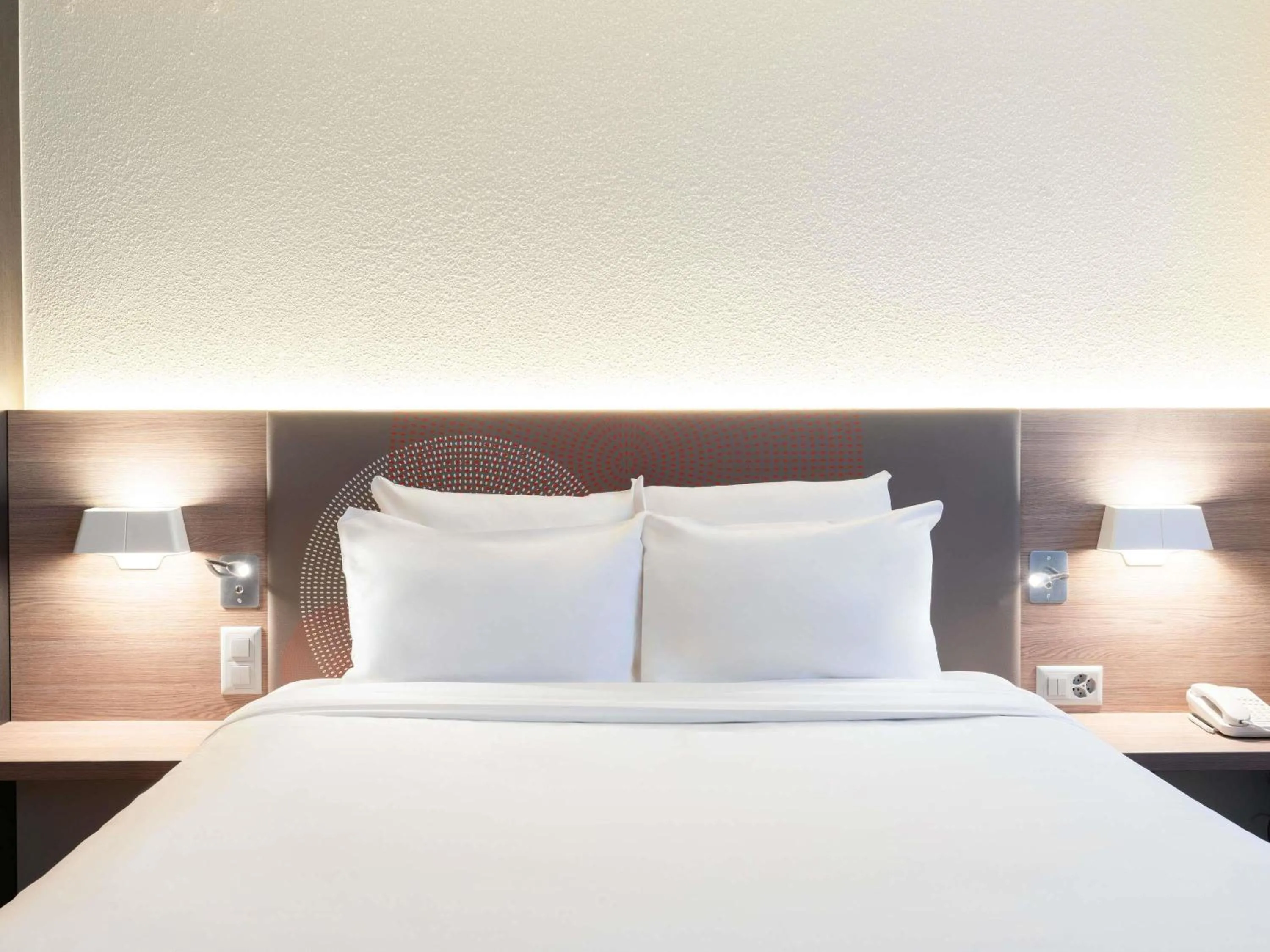 Bedroom, Bed in Novotel Suites Genève Aéroport