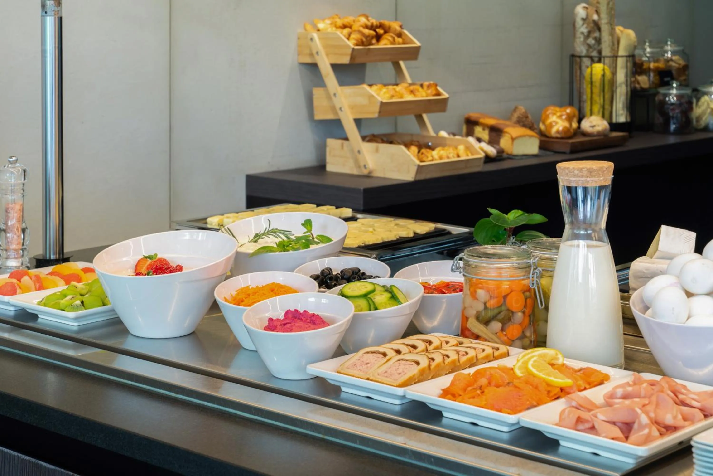 Breakfast in Novotel Suites Genève Aéroport