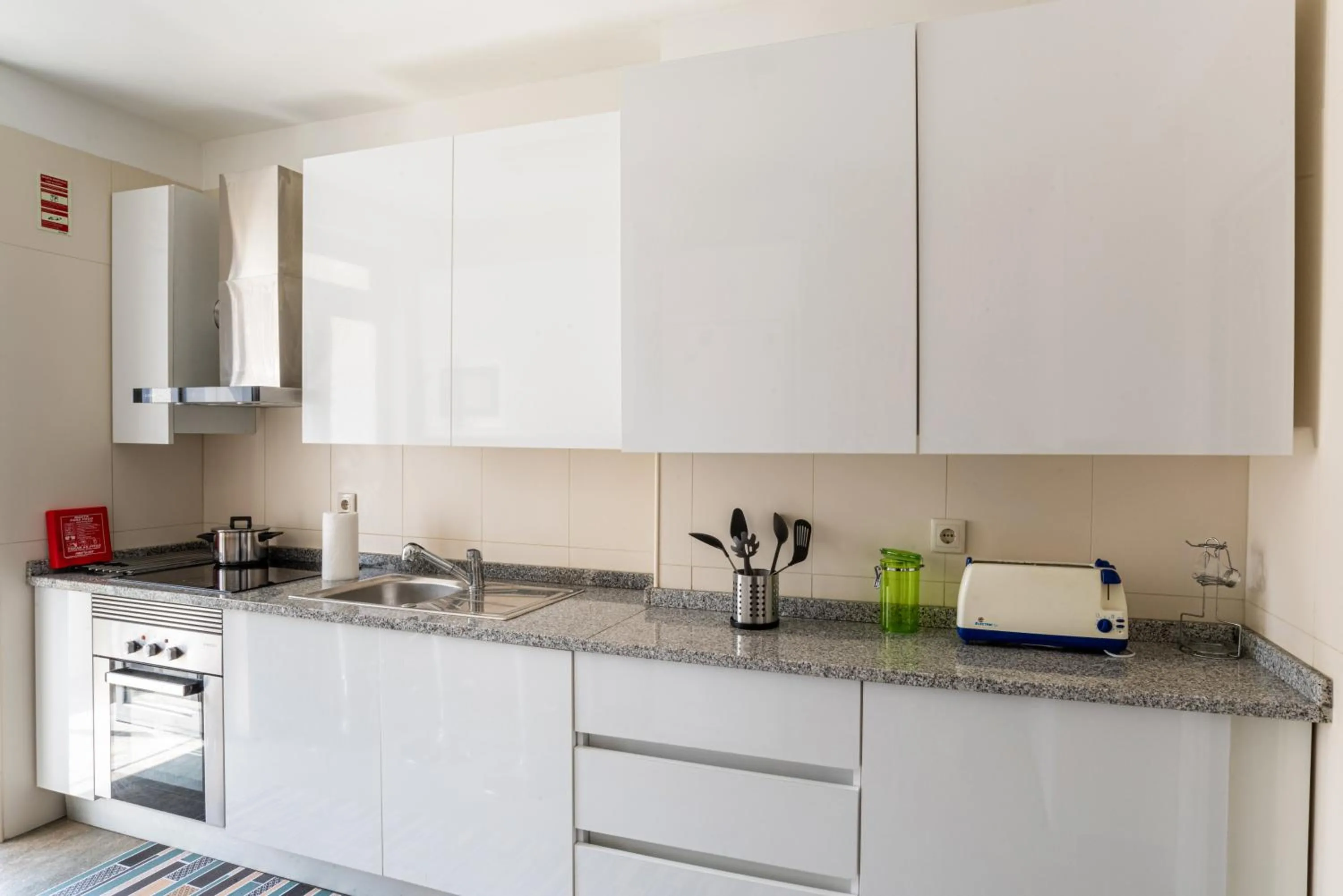 Kitchen or kitchenette in Porto Family Home by MP - Renovated