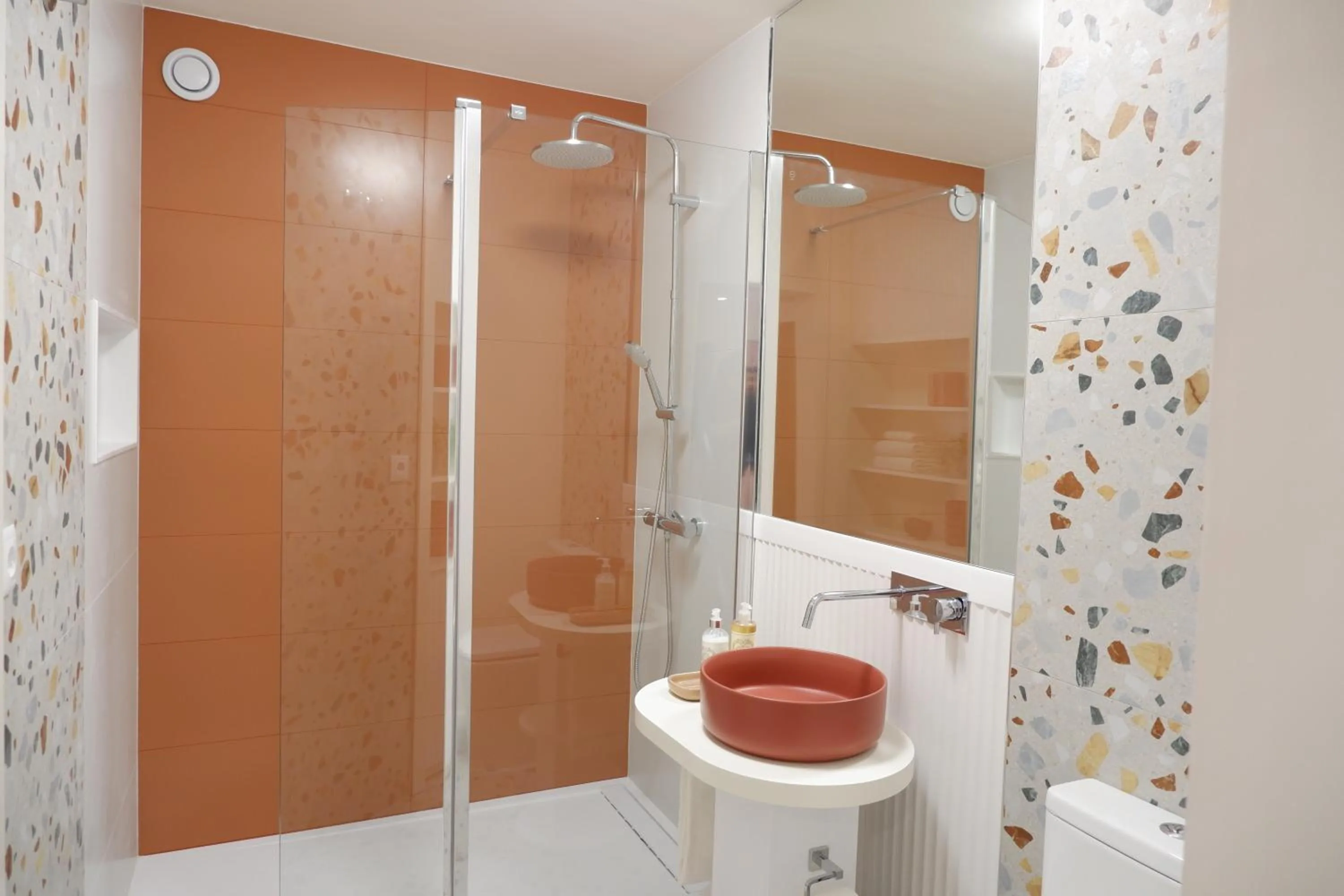 Bathroom in Porto Family Home by MP - Renovated