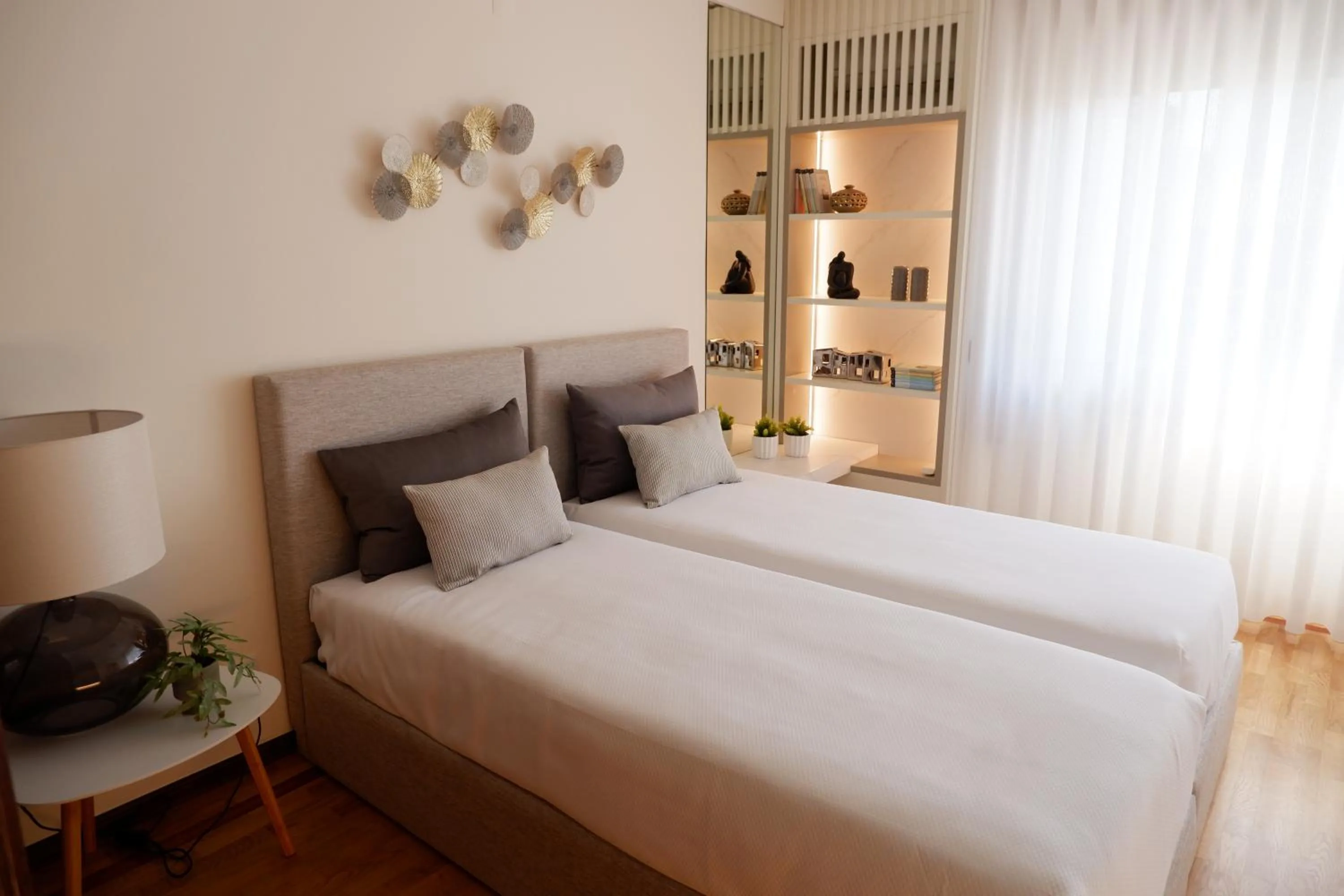 Bed in Porto Family Home by MP - Renovated