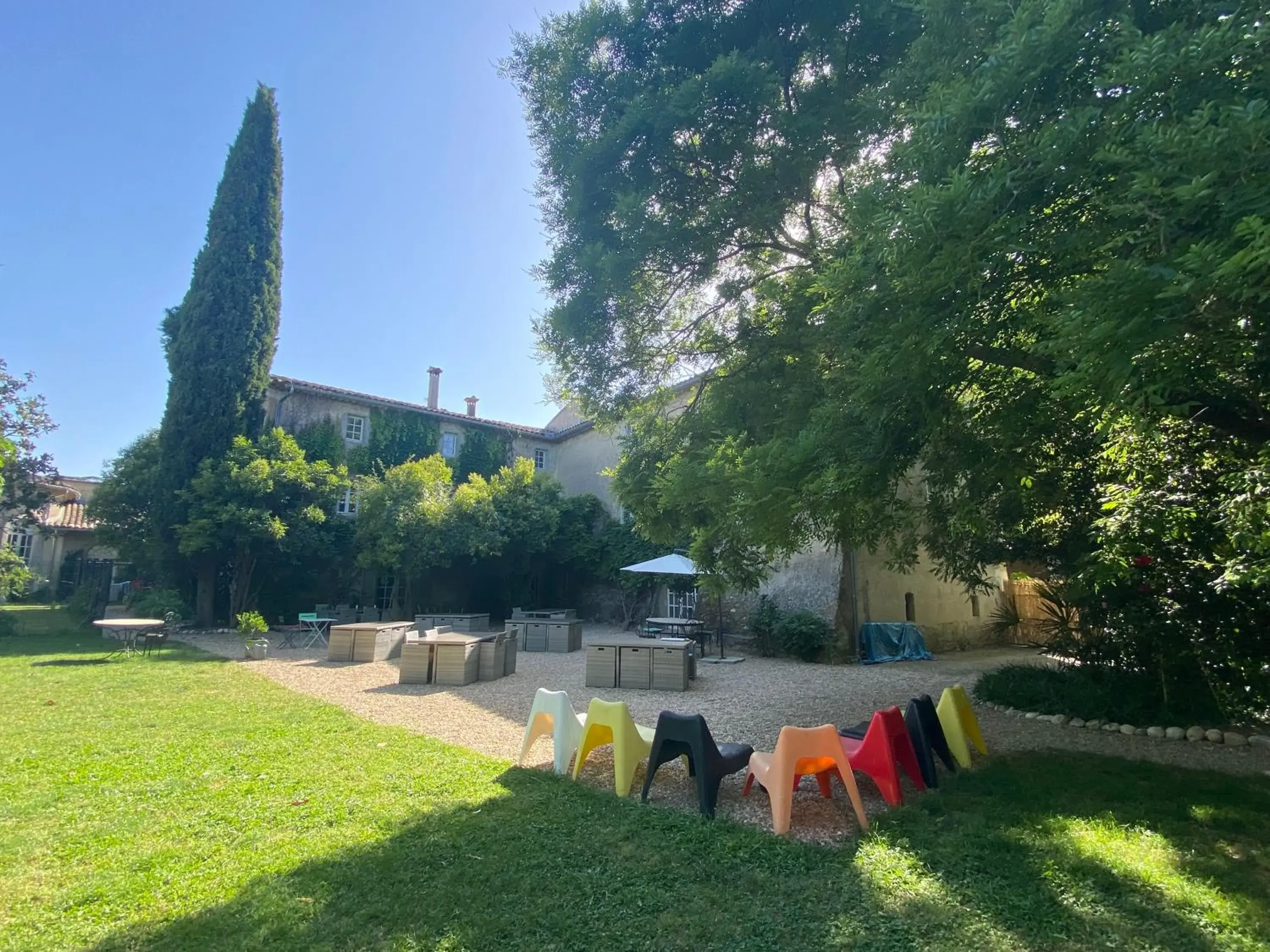 Property building in Orangerie de Cardet - Maison d'hôtes - B&B Property building in Orangerie de Cardet - Maison d'hôtes - B&B
