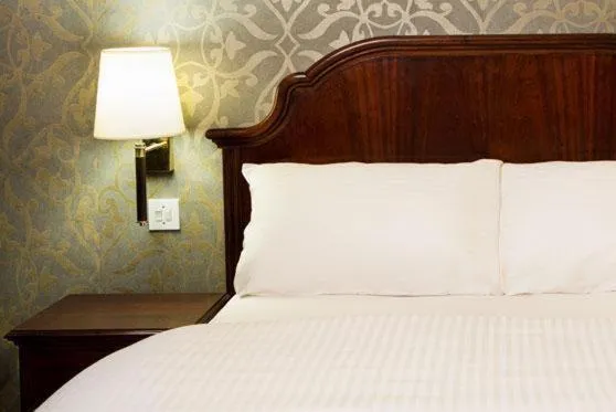 Coffee/tea facilities, Bed in Ryde Castle by Greene King Inns