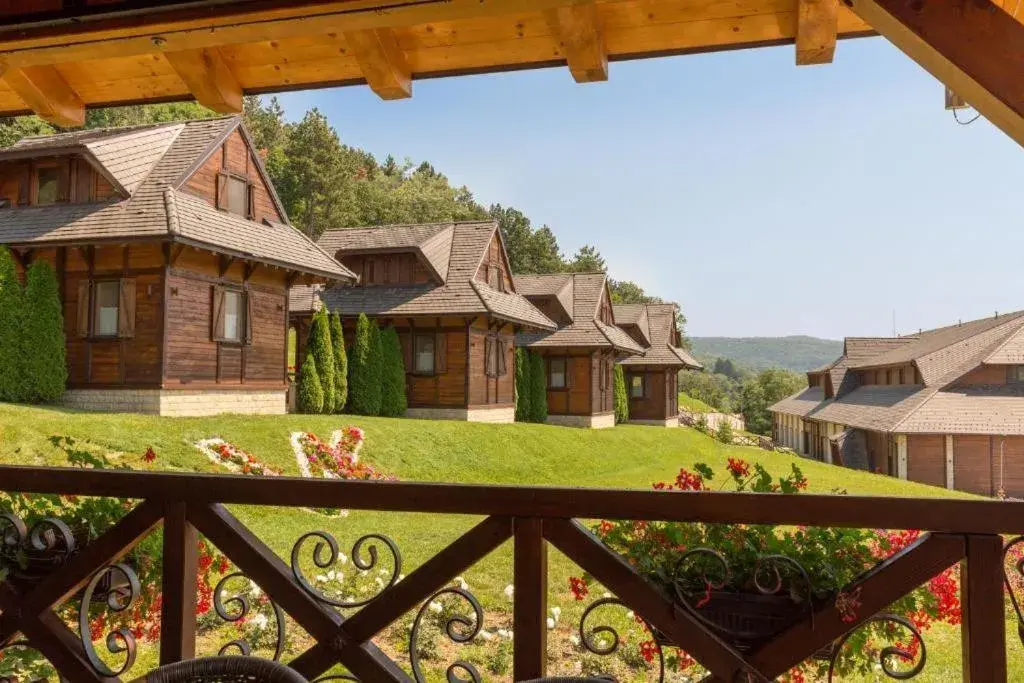 Bungalow in Etno Naselje Vrdnička kula Bungalow in Etno Naselje Vrdnička kula