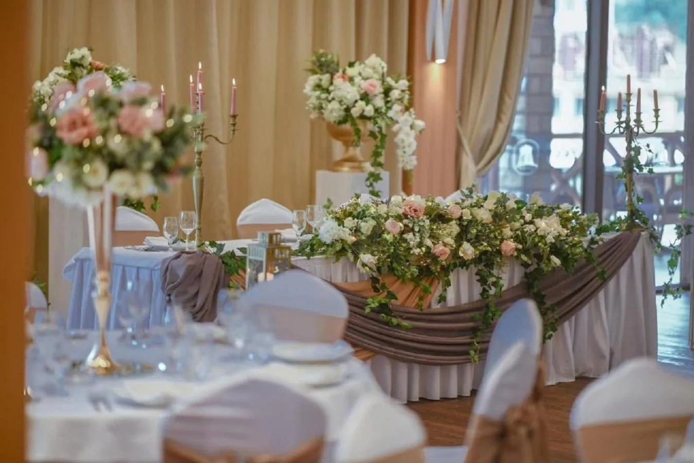 Banquet/Function facilities in Etno Naselje Vrdnička kula