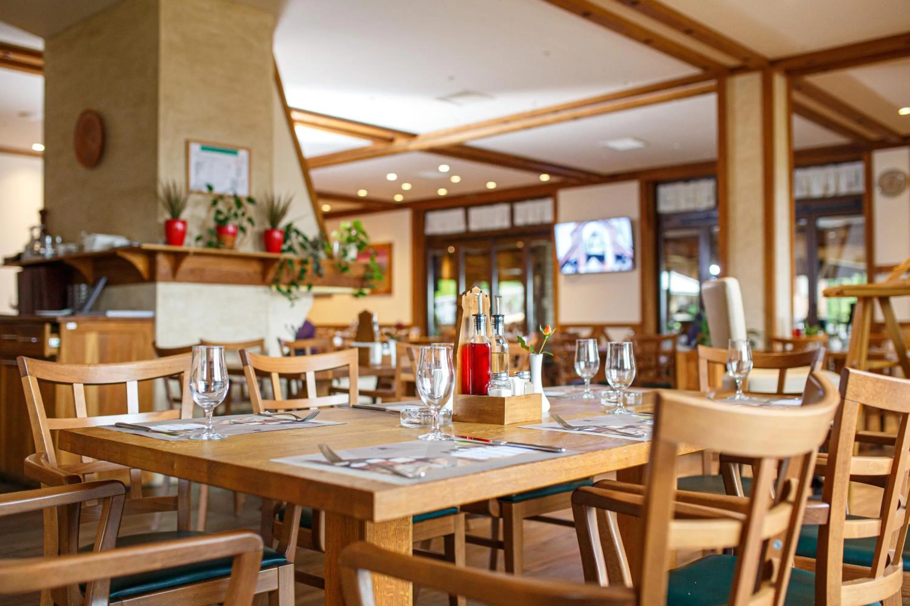 Restaurant/places to eat in Etno Naselje Vrdnička kula