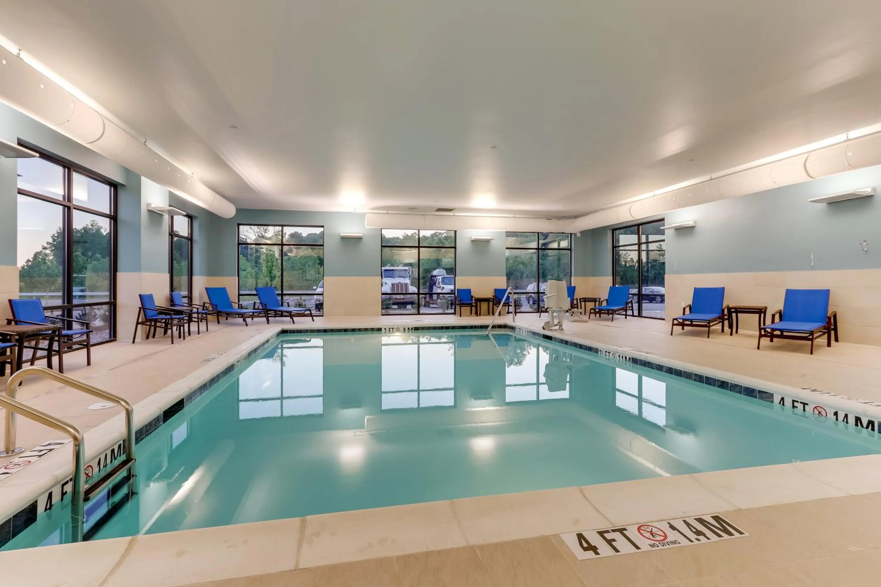 Swimming pool in Holiday Inn Express & Suites - Winston - Salem SW - Clemmons by IHG