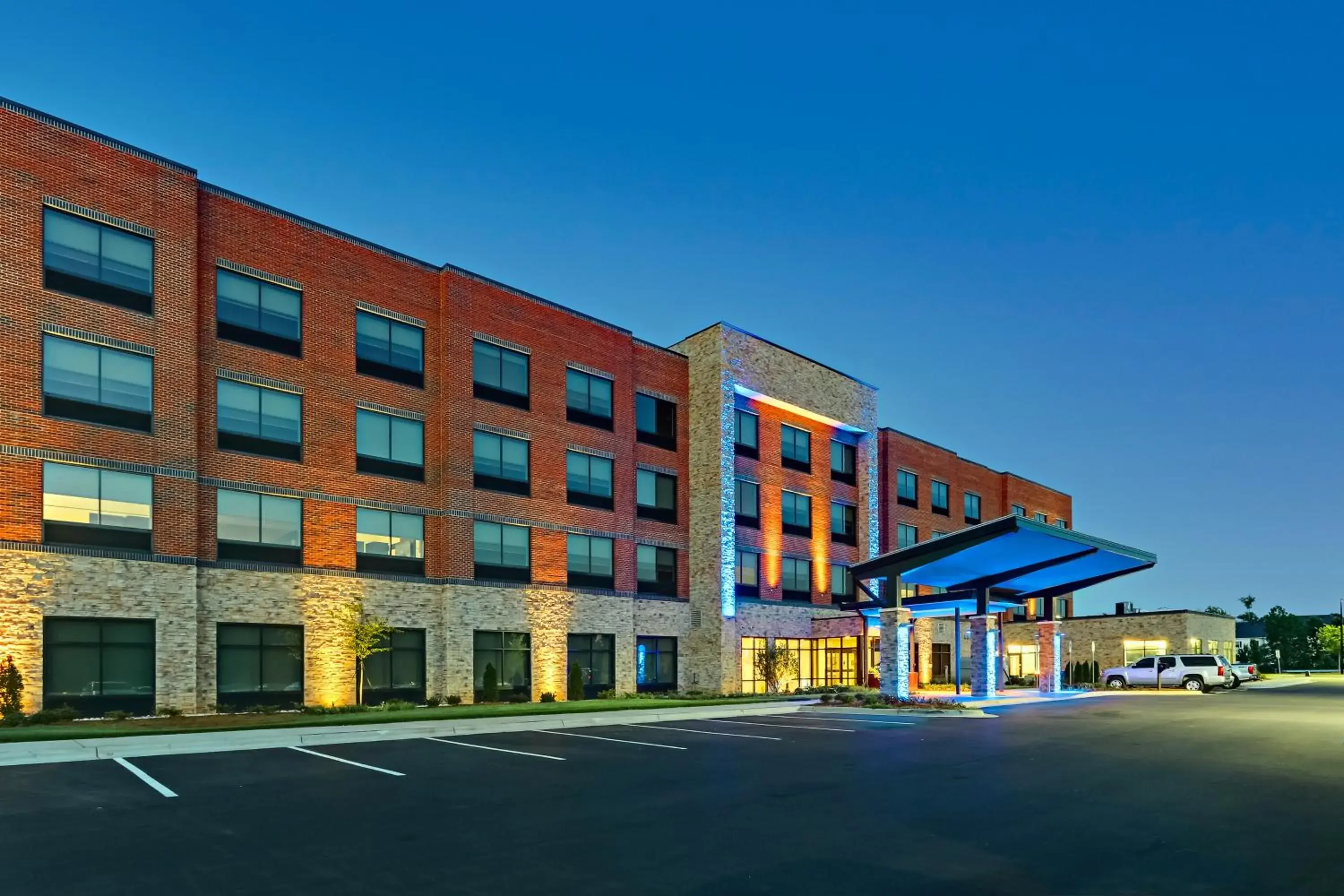 Property building in Holiday Inn Express & Suites - Winston - Salem SW - Clemmons by IHG Property building in Holiday Inn Express & Suites - Winston - Salem SW - Clemmons by IHG