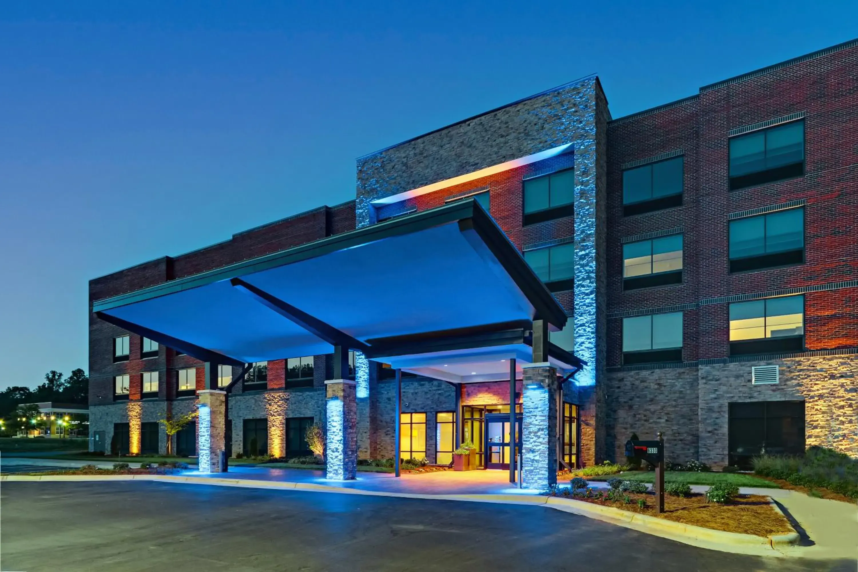 Property building in Holiday Inn Express & Suites - Winston - Salem SW - Clemmons by IHG Property building in Holiday Inn Express & Suites - Winston - Salem SW - Clemmons by IHG