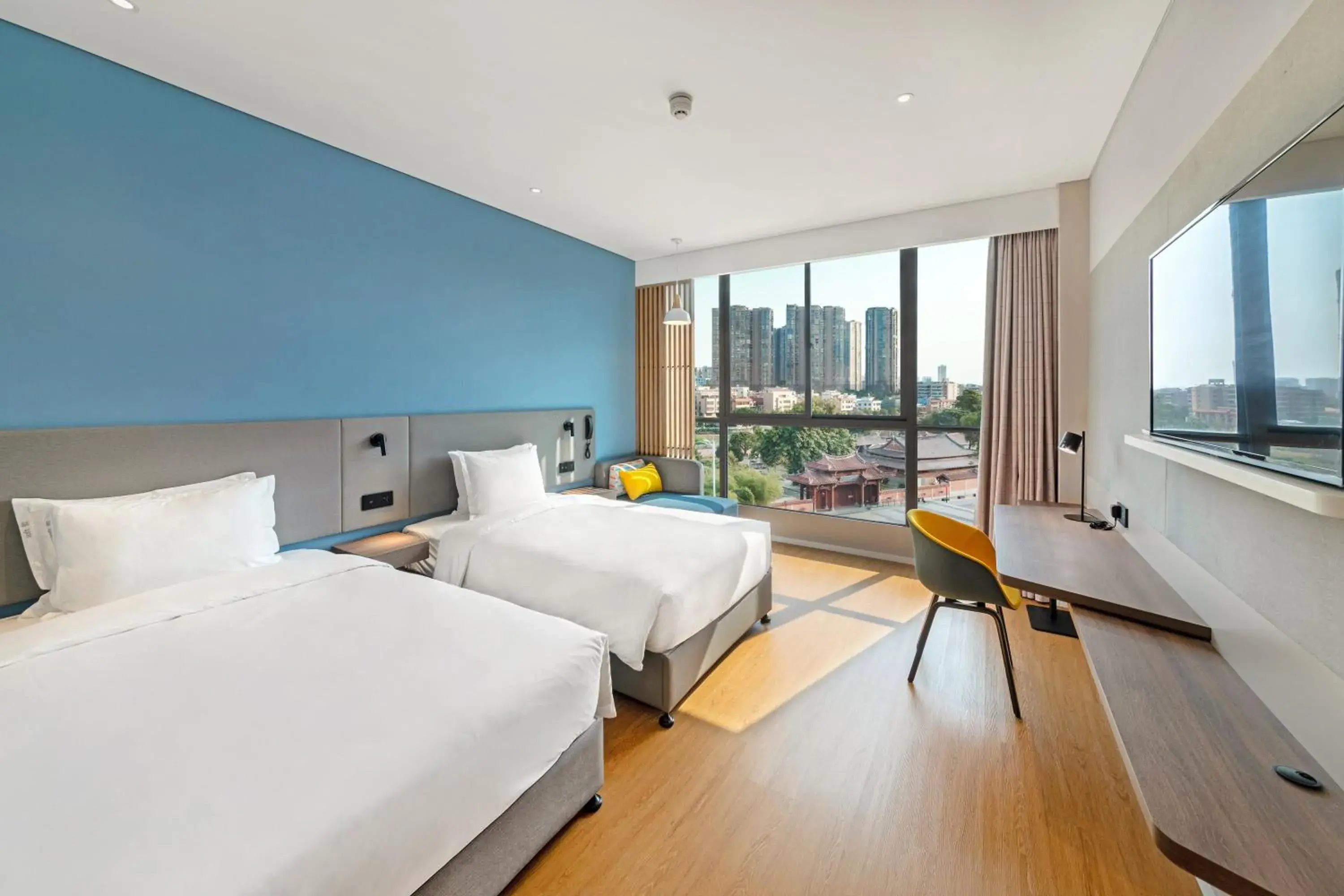 Photo of the whole room, Bed in Holiday Inn Express Xiamen Tongan by IHG Photo of the whole room, Bed in Holiday Inn Express Xiamen Tongan by IHG