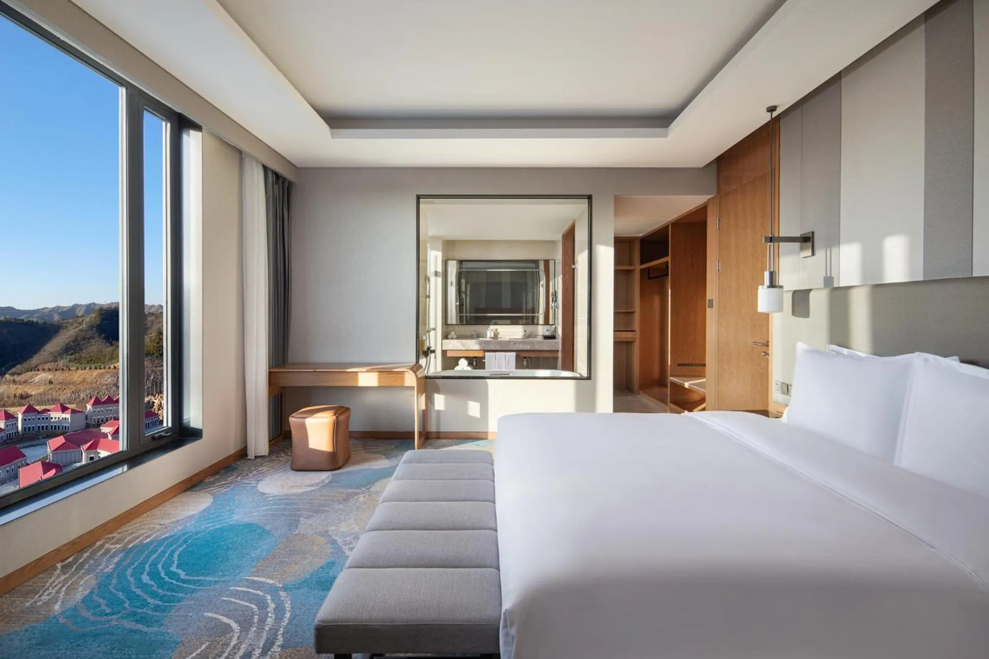 Bed in Holiday Inn Chengde Park View by IHG