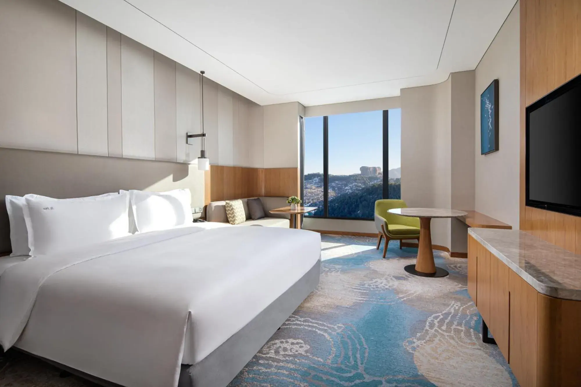 Bed in Holiday Inn Chengde Park View by IHG Bed in Holiday Inn Chengde Park View by IHG