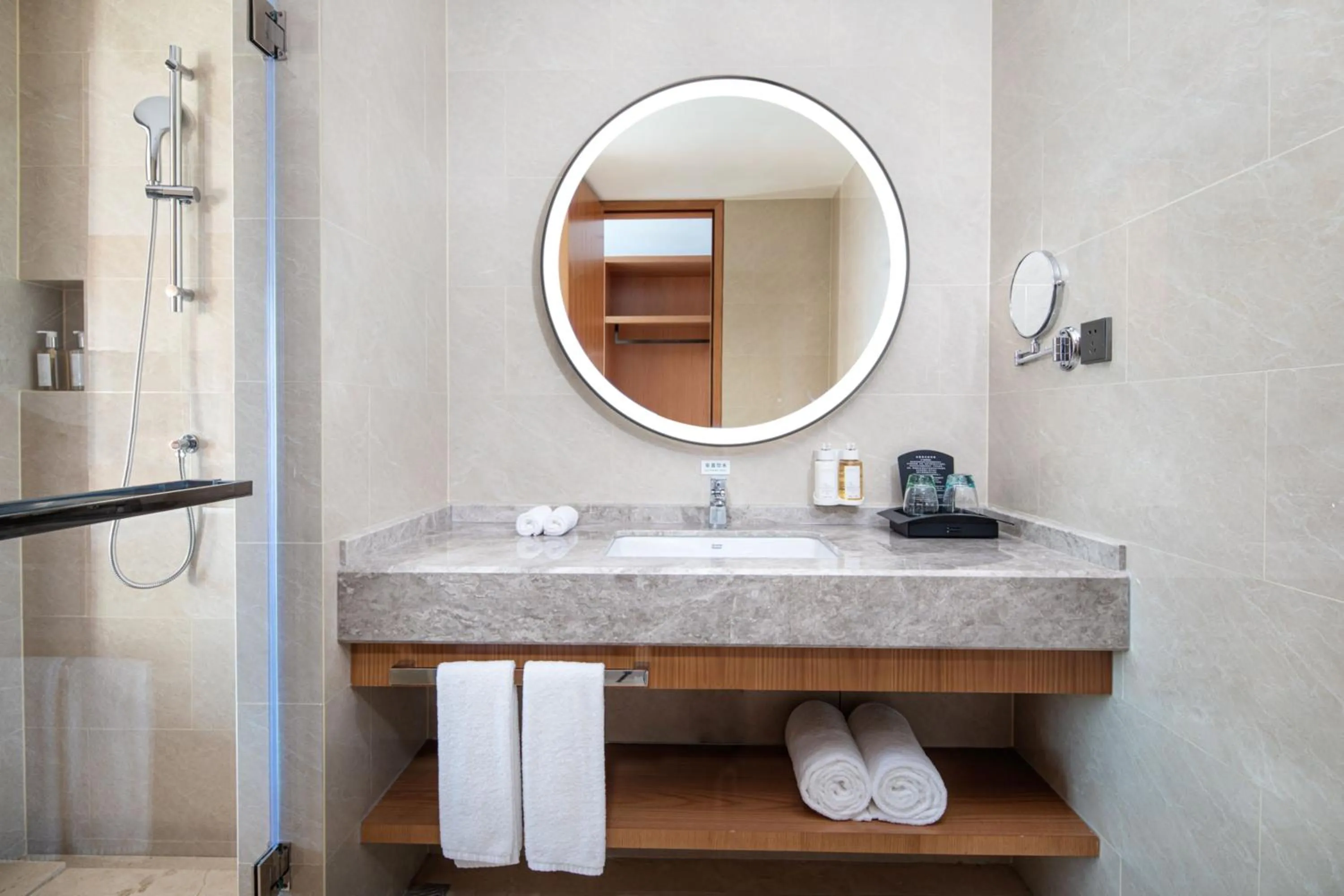 Photo of the whole room in Holiday Inn Chengde Park View by IHG