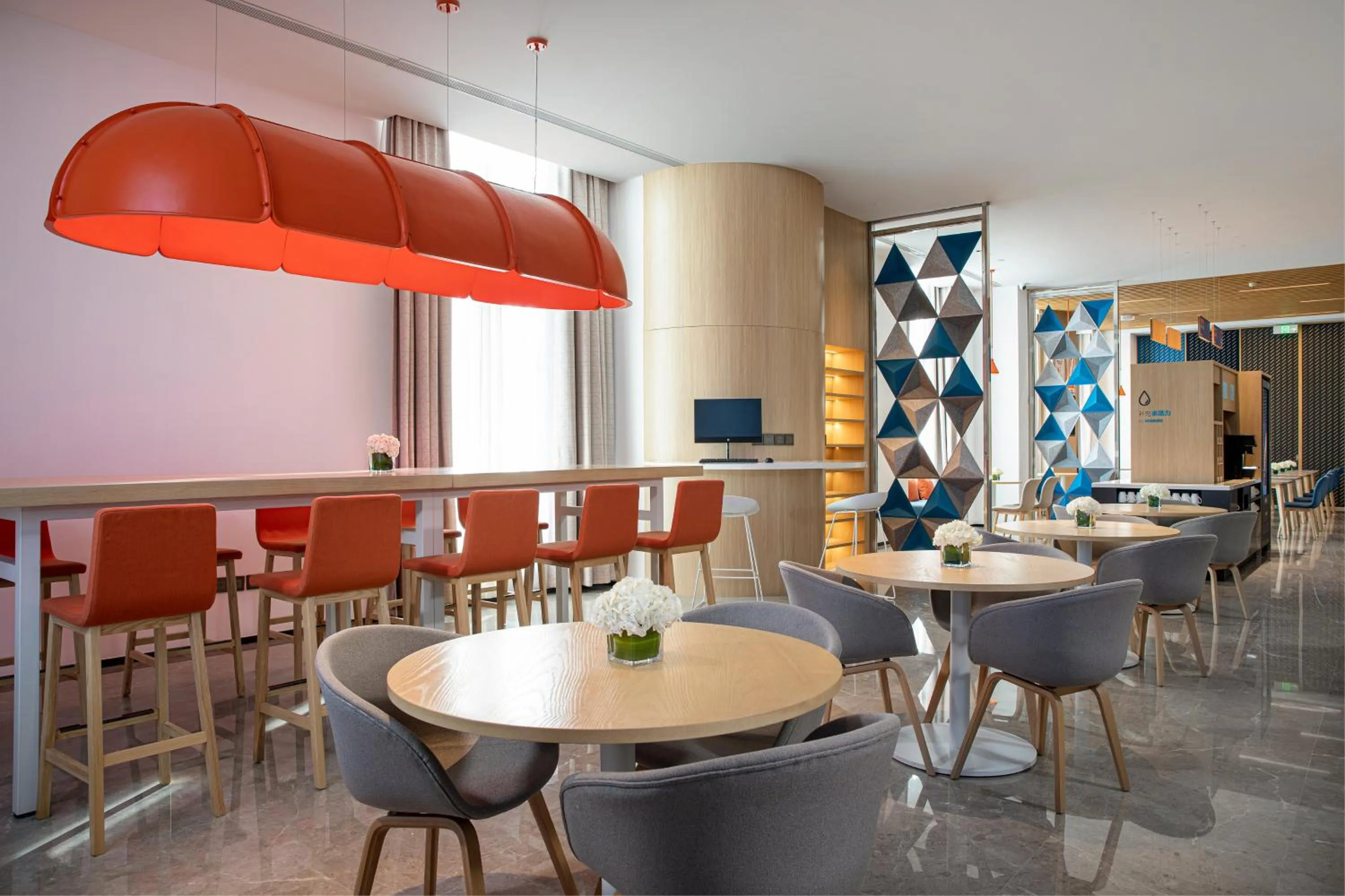 Restaurant/places to eat in Holiday Inn Express Chengde Park View by IHG