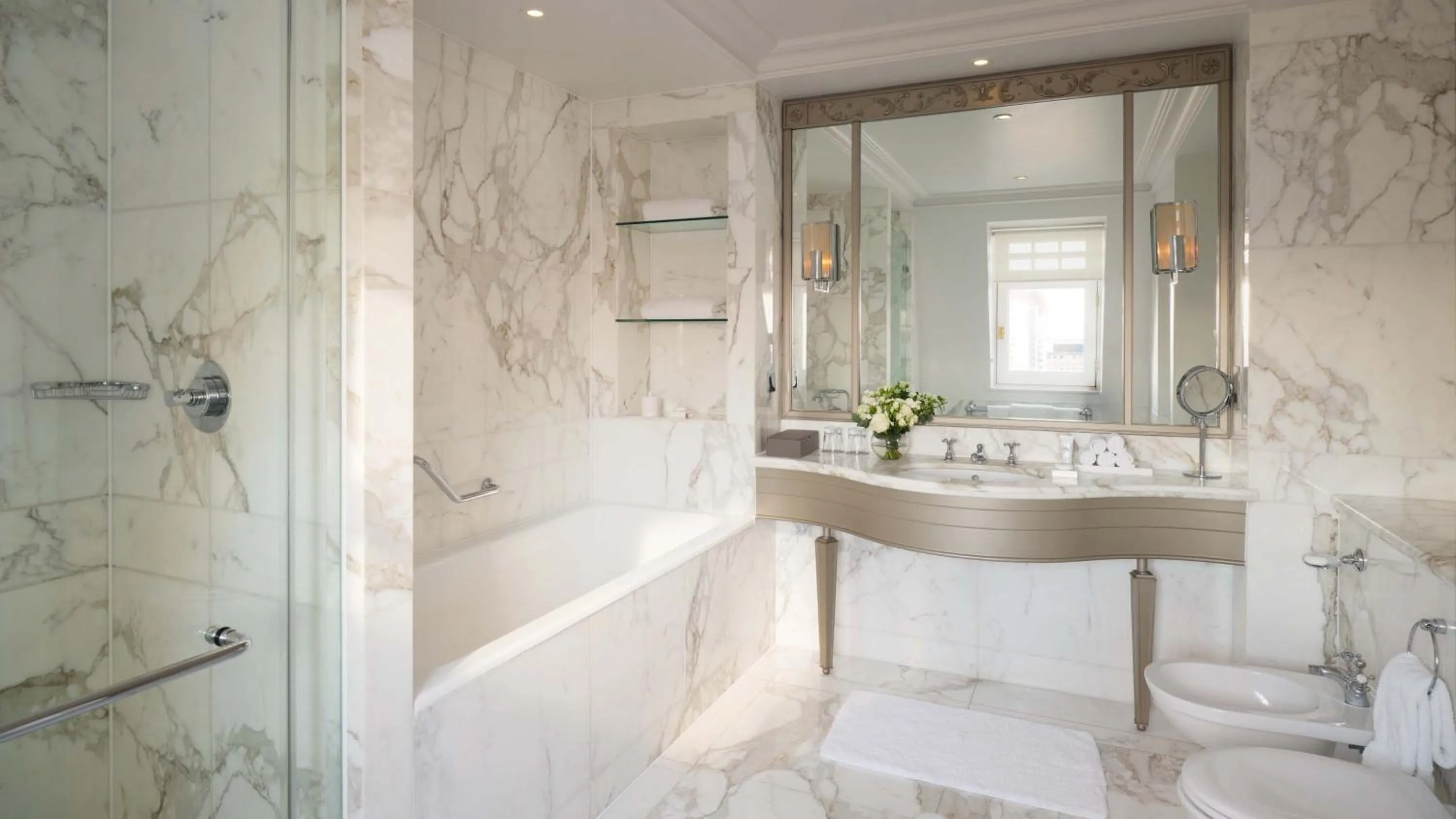 Shower in Mandarin Oriental Hyde Park, London