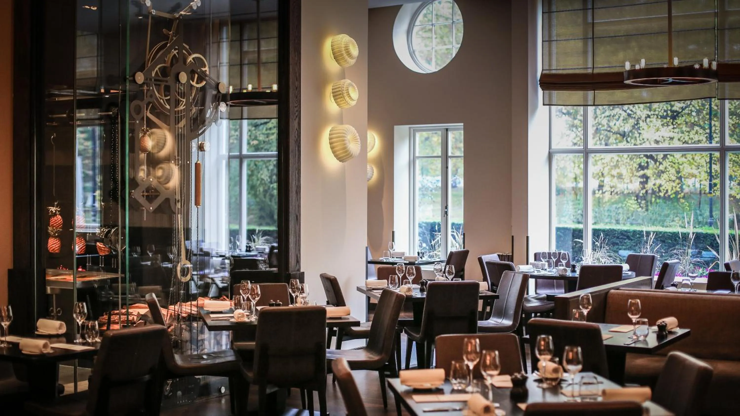 Restaurant/places to eat in Mandarin Oriental Hyde Park, London