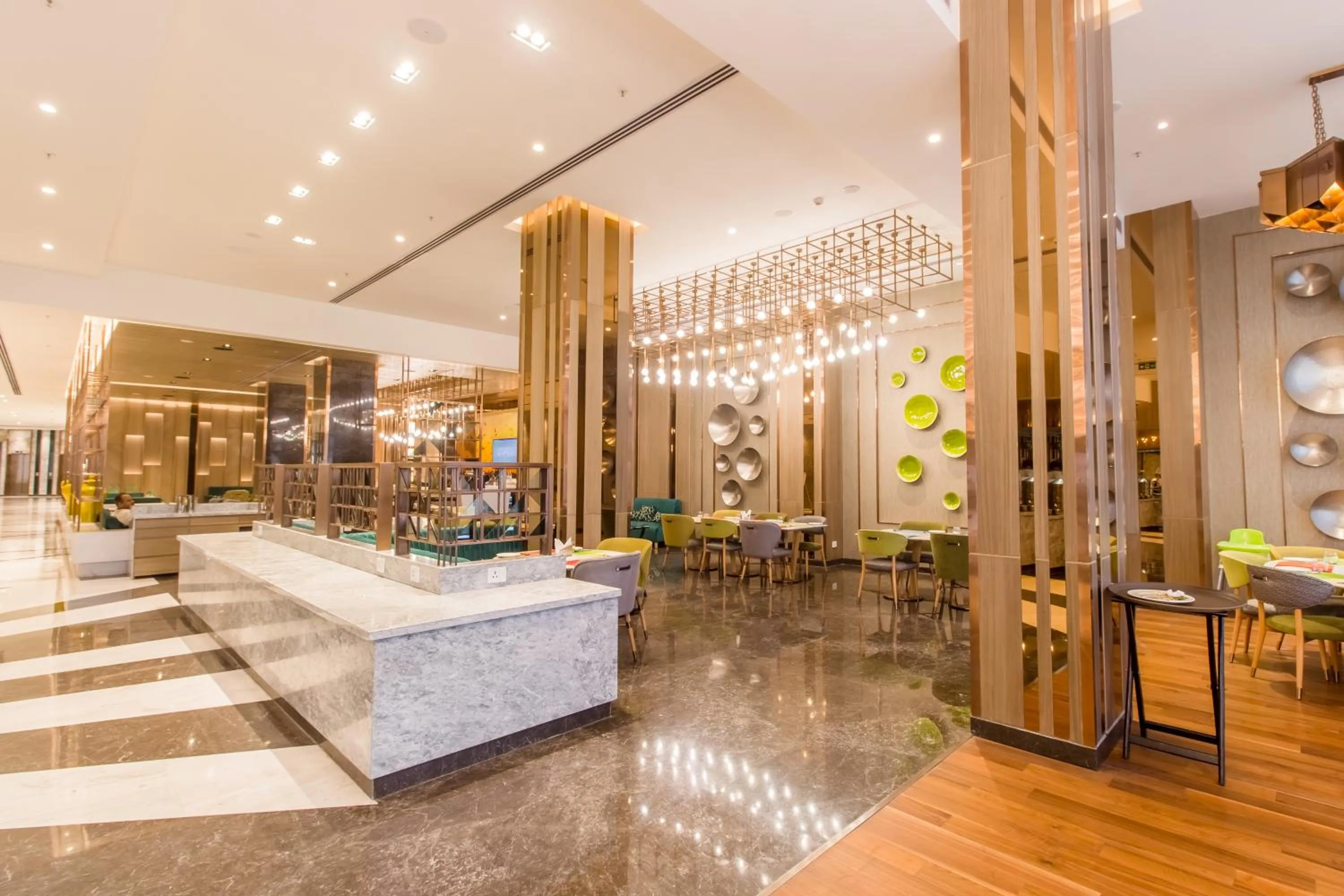 Dining area in Holiday Inn Chandigarh Zirakpur by IHG