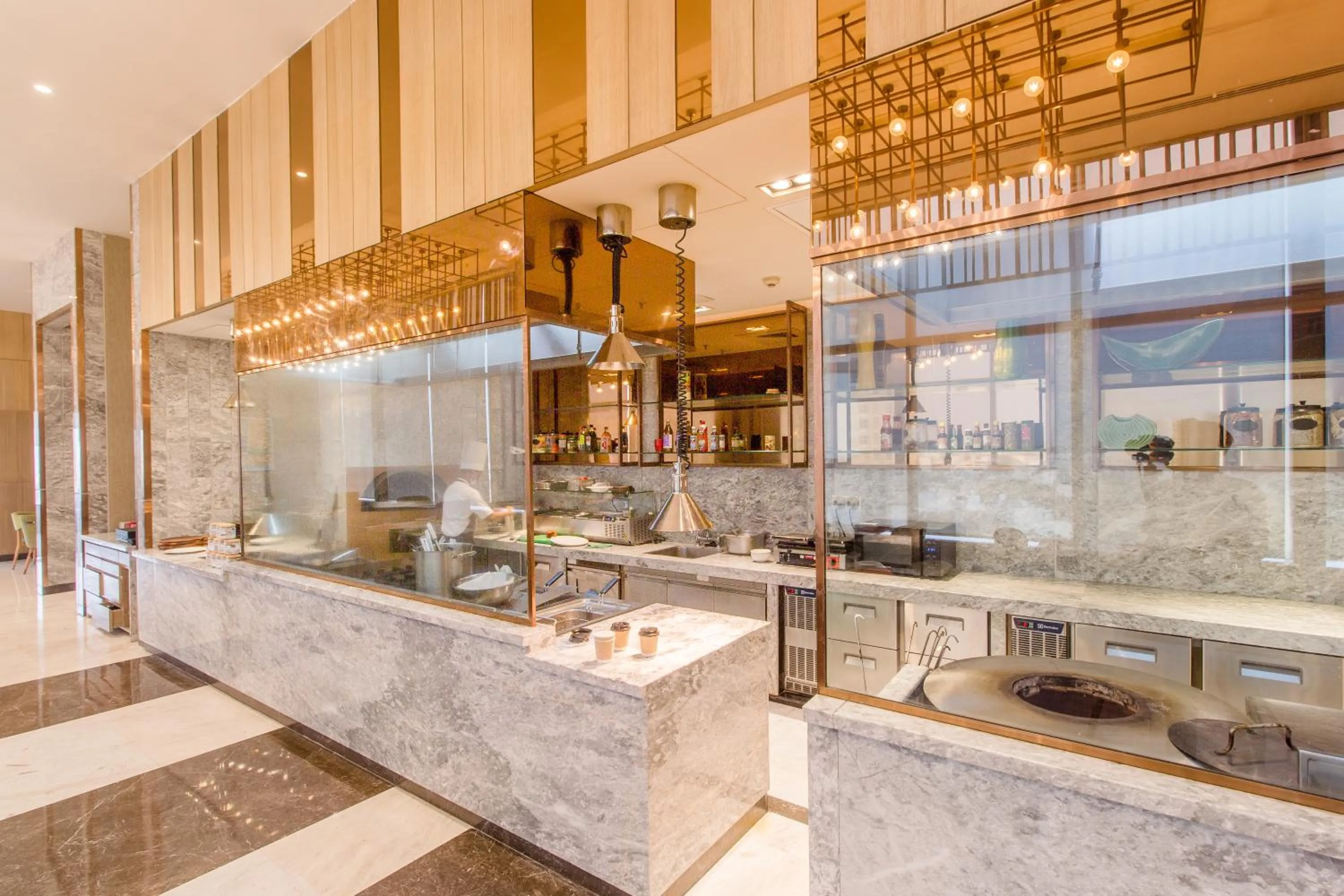 Kitchen or kitchenette in Holiday Inn Chandigarh Zirakpur by IHG