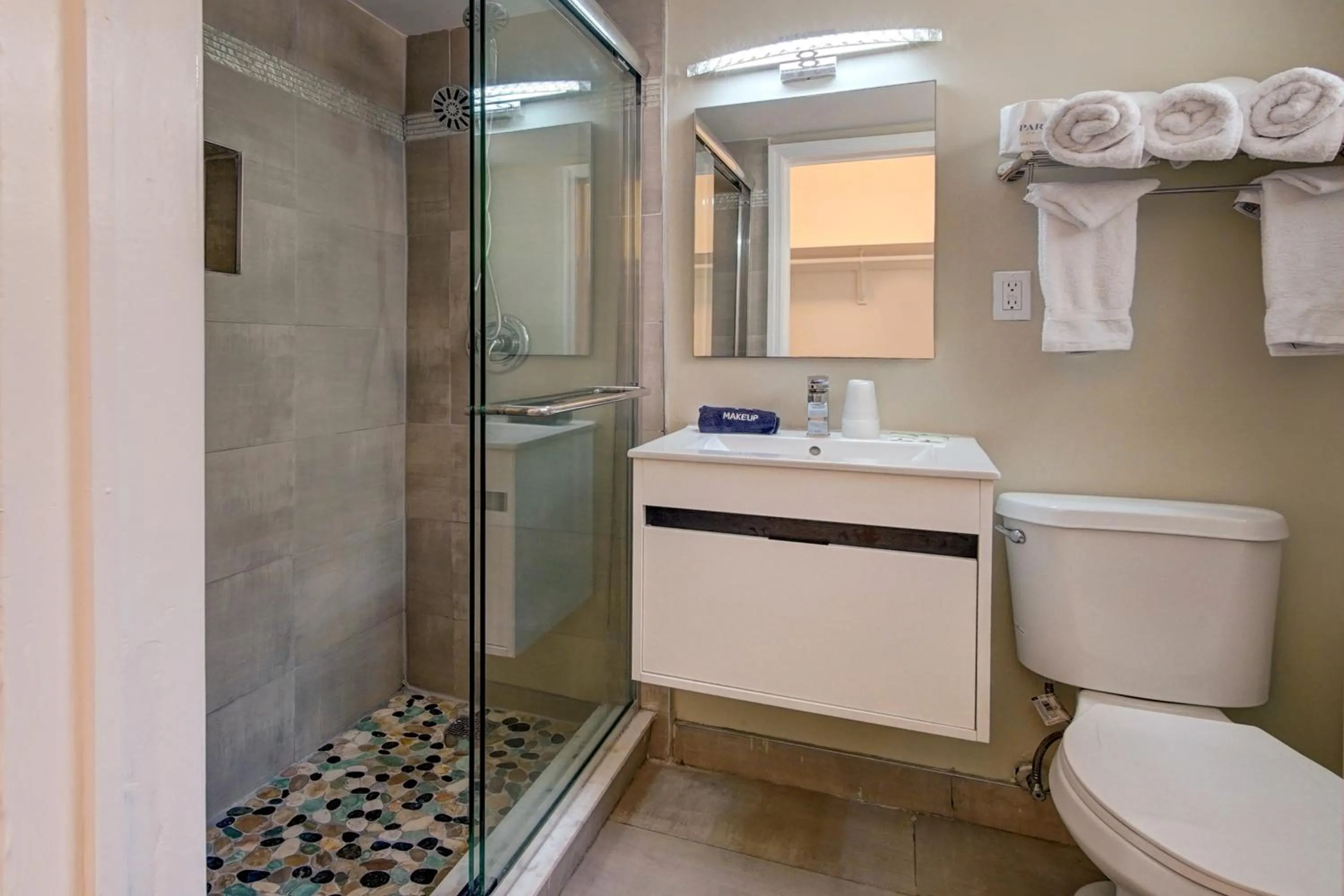 Bathroom in Castle by the Sea Motel