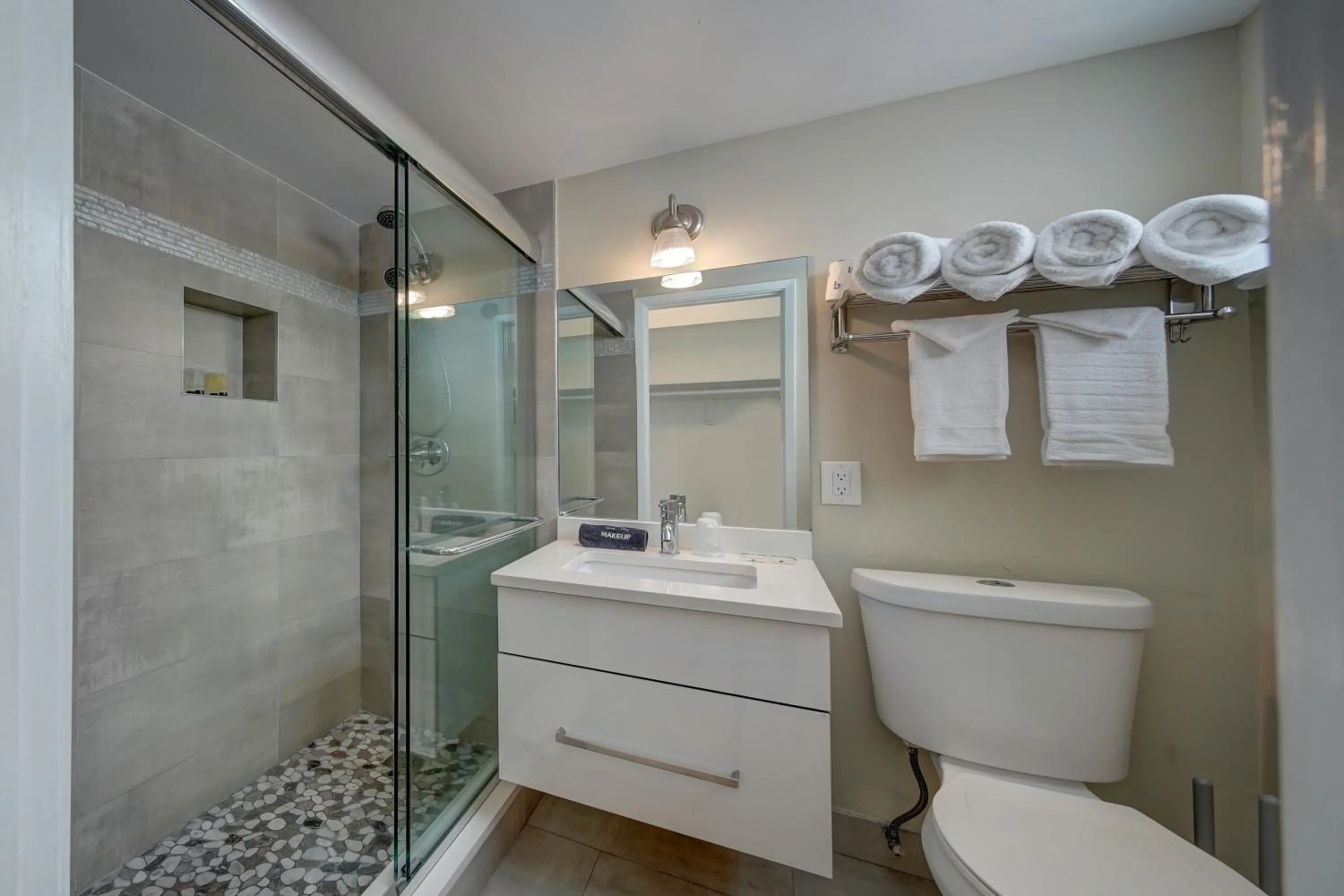 Bathroom in Castle by the Sea Motel