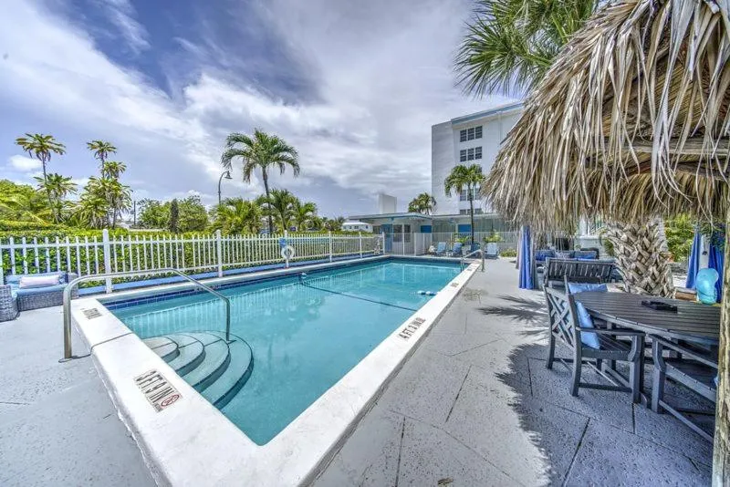 Swimming pool in Castle by the Sea Motel