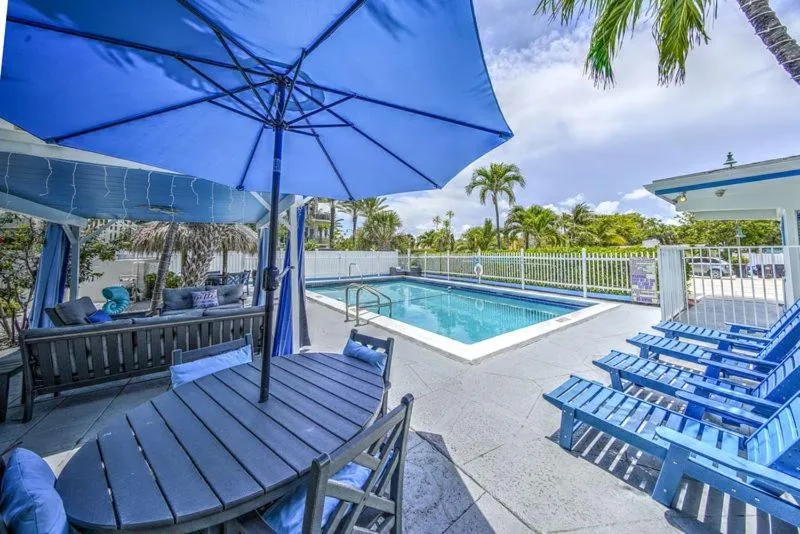 Pool view in Castle by the Sea Motel